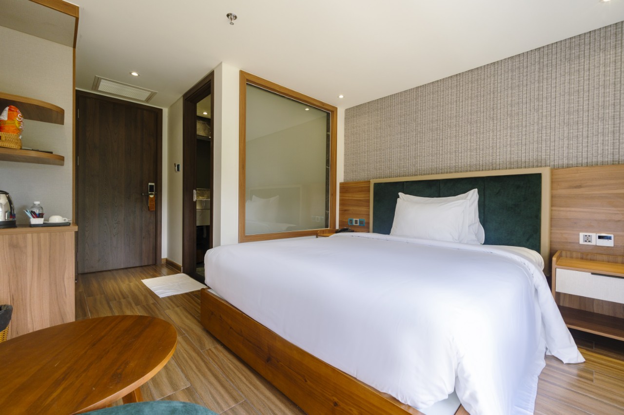  DELUXE ROOM