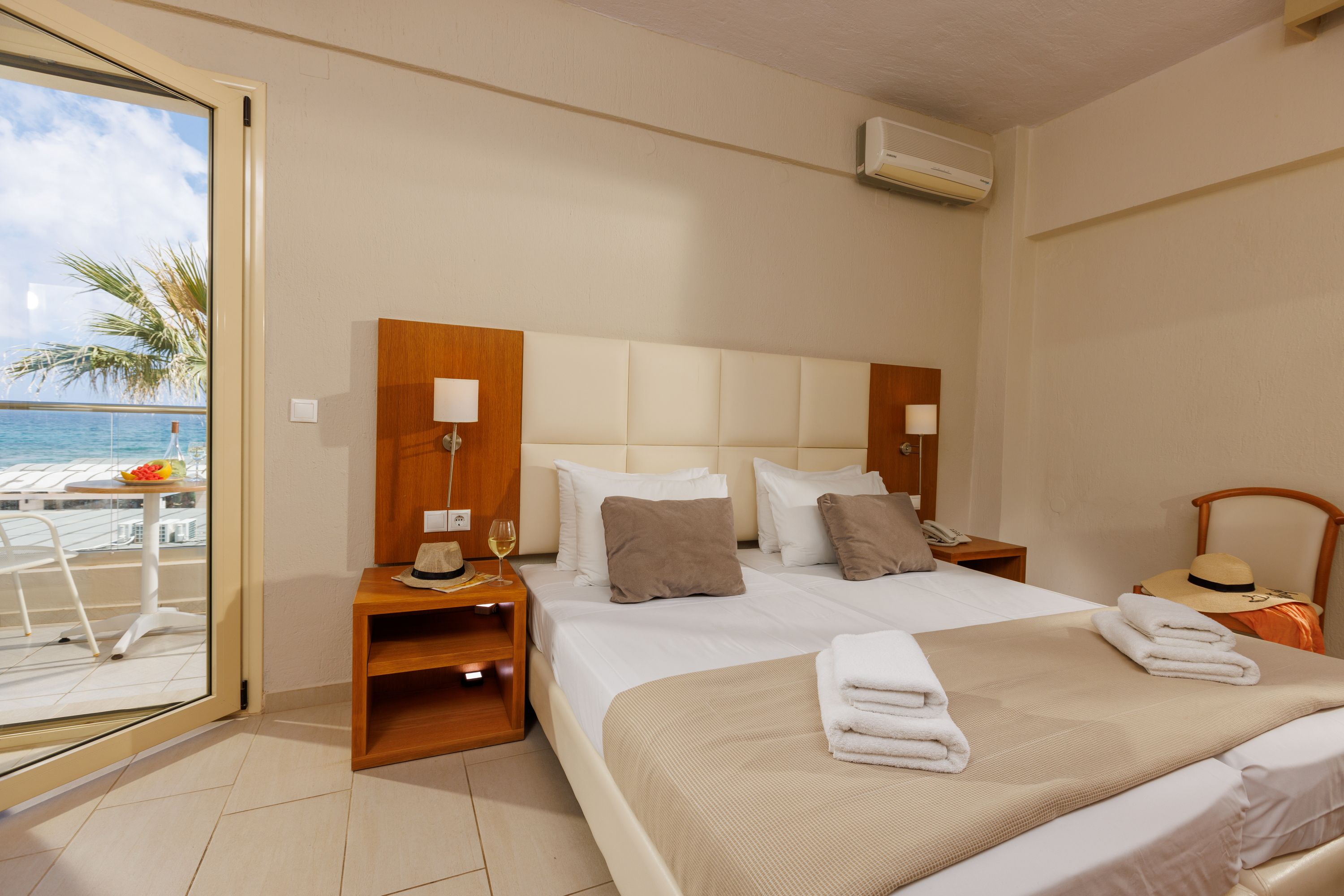 double room with Sea View balcony or terrace 