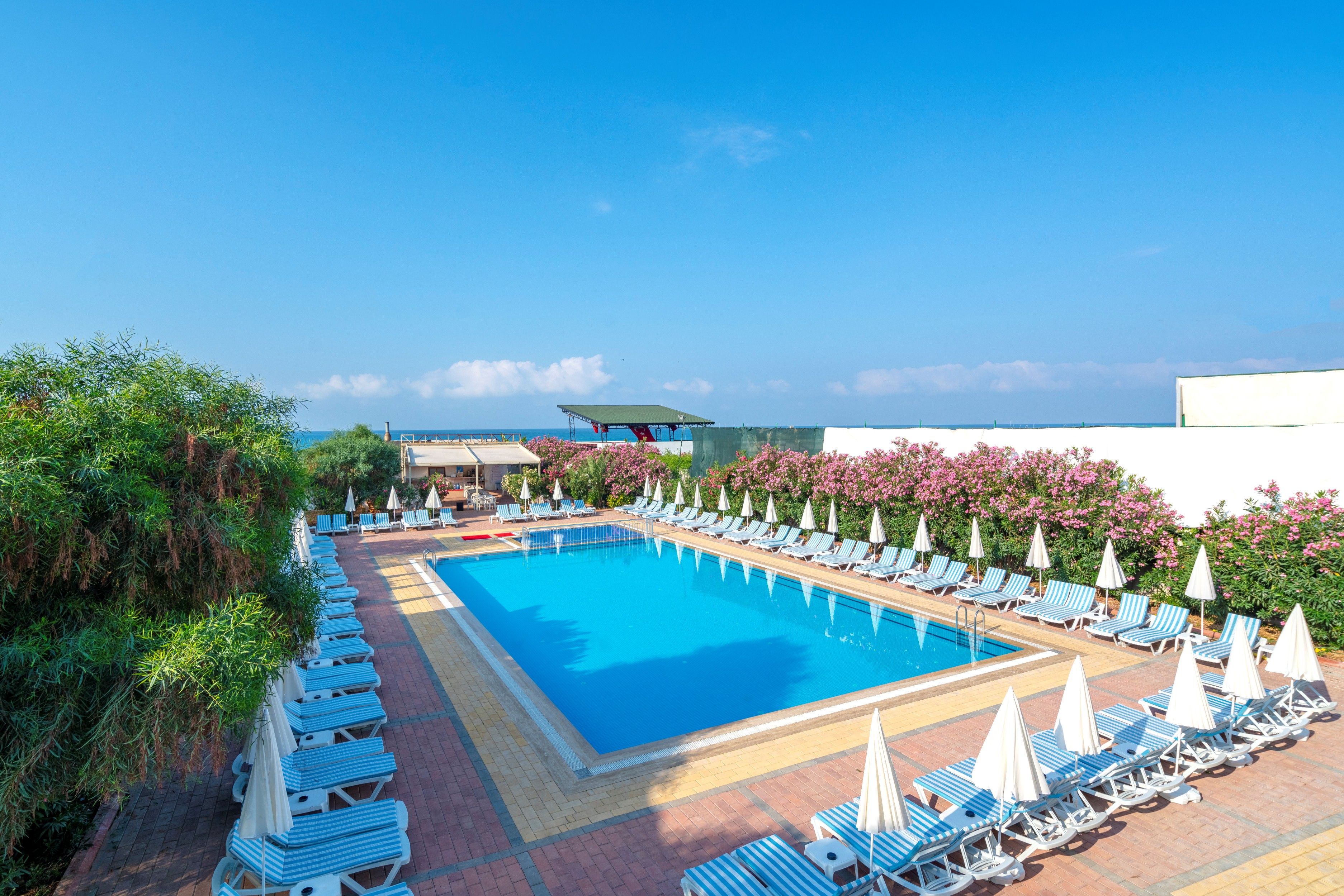 Piscina deschisă