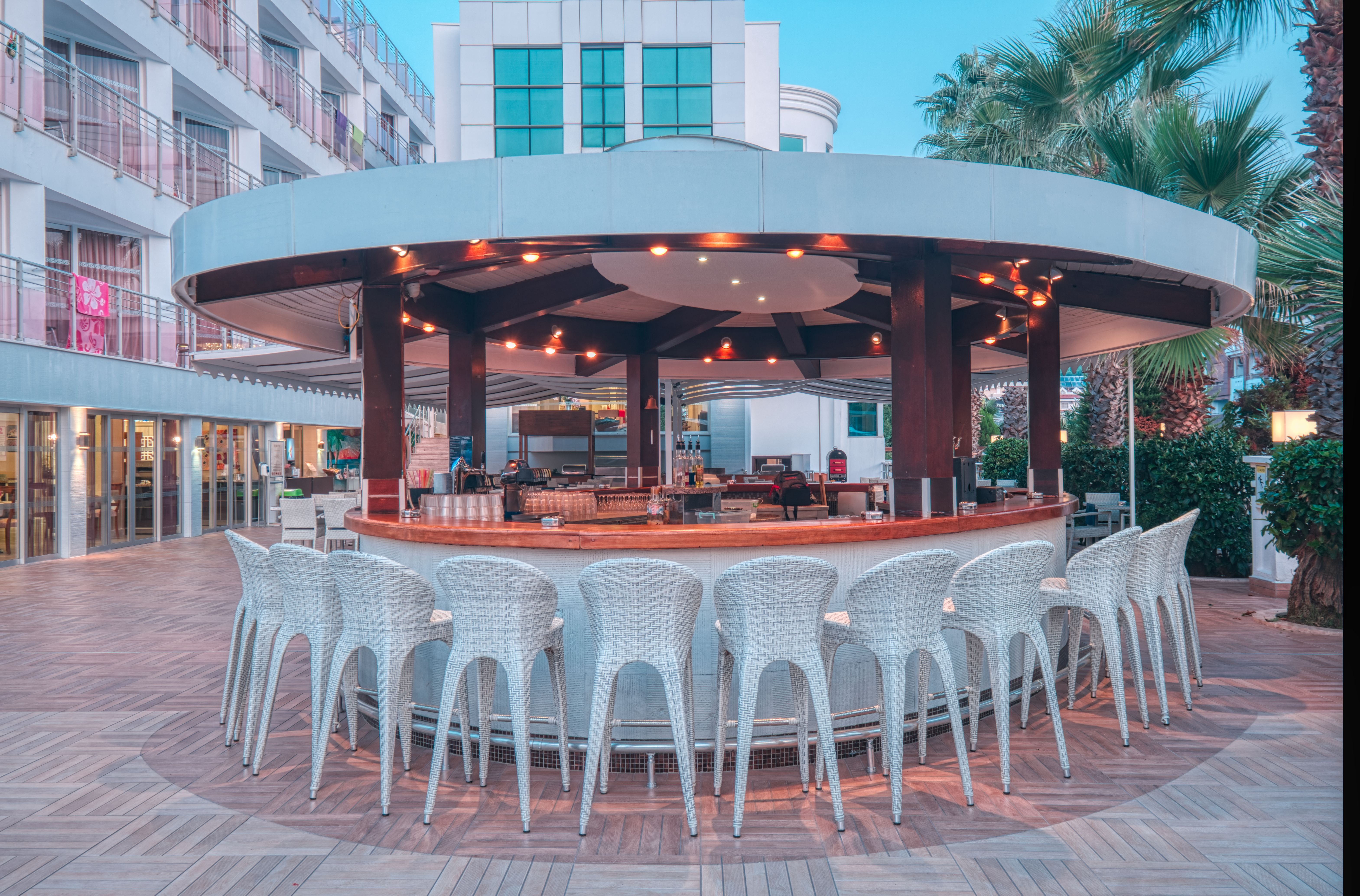 Pool Bar