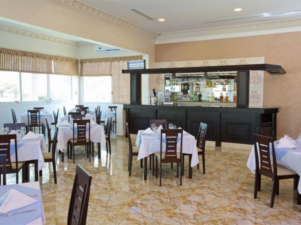 Waves Restaurant