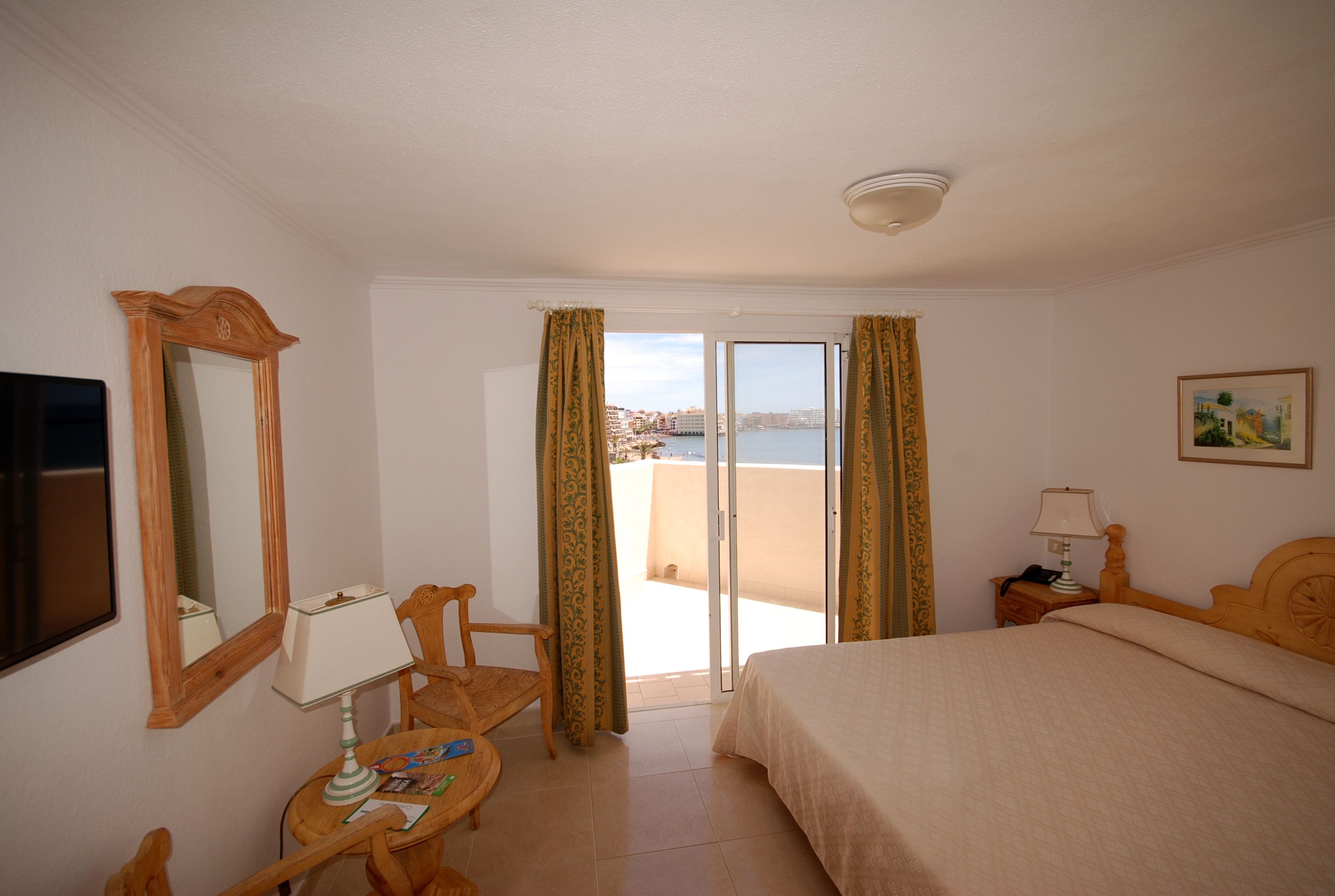 DOUBLE ROOM SEA VIEW BALCONY OR TERRACE