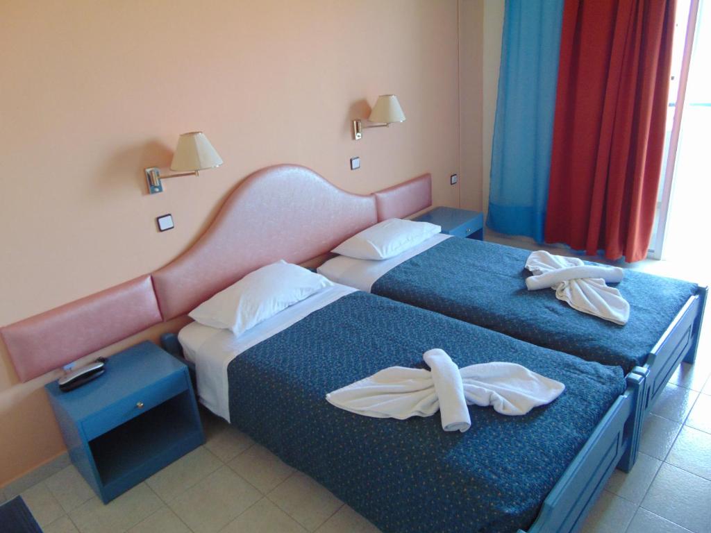 DOUBLE ROOM LARGE LAND VIEW