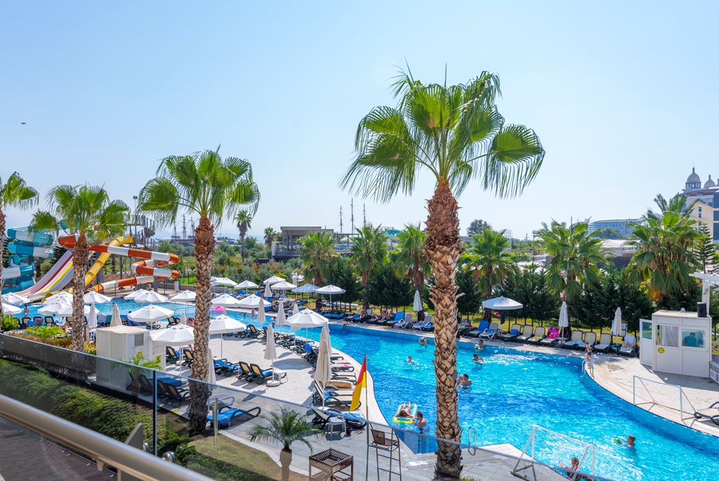 Piscina deschisă