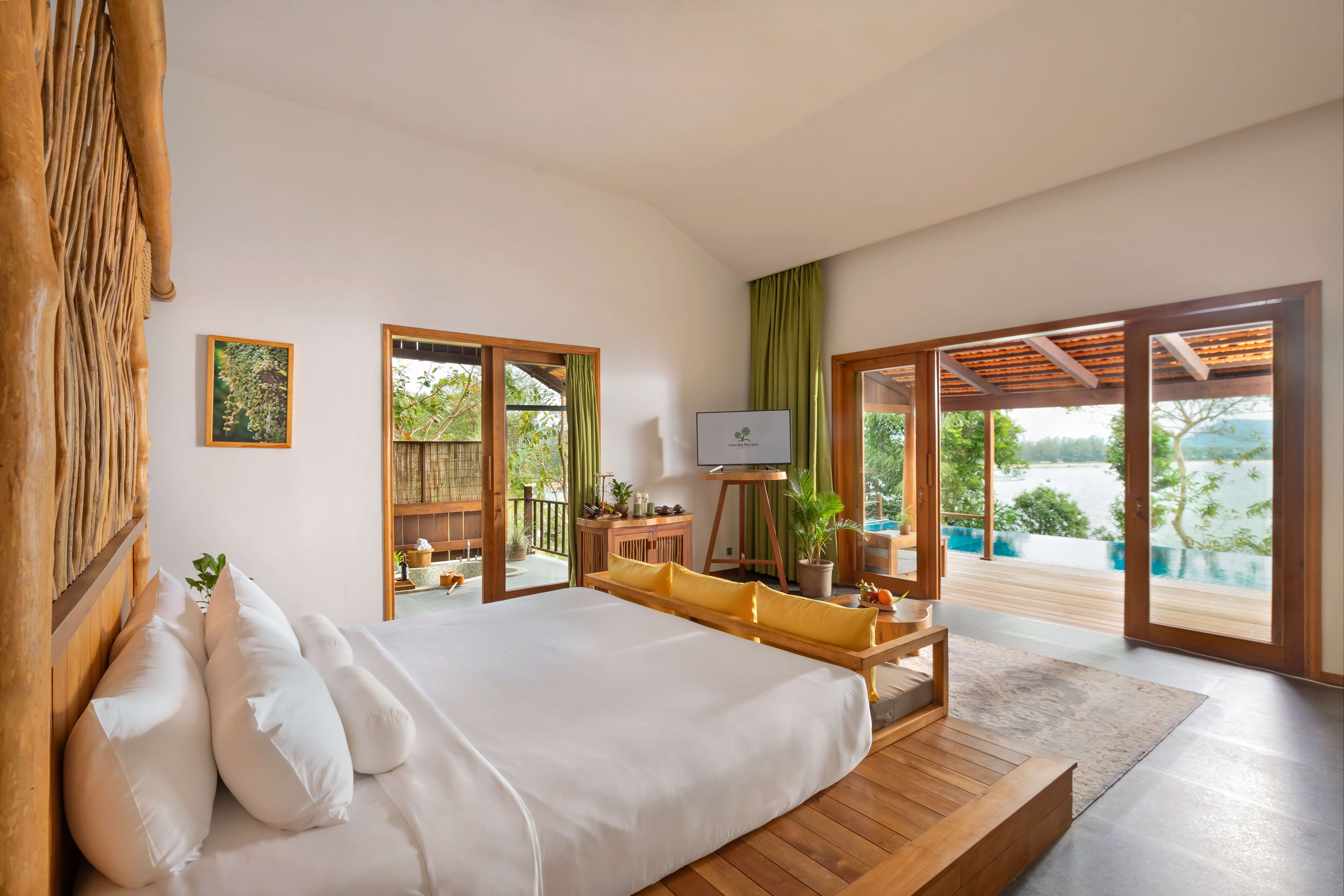 OCEAN POOL VILLA (CHILD WITHOUT EXTRA BED)