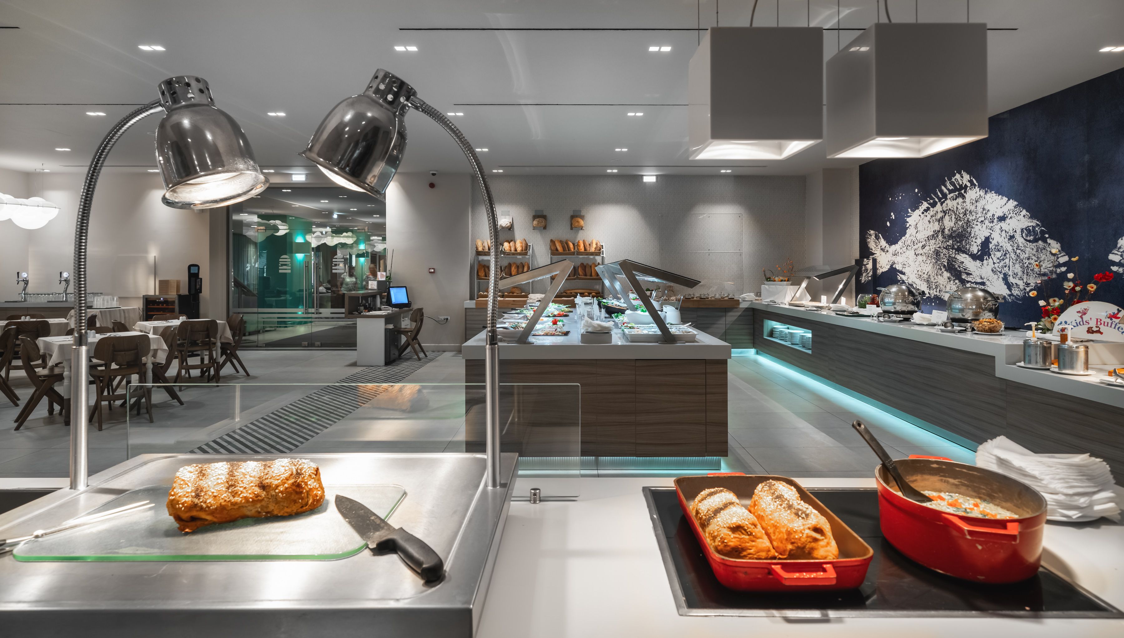 MAIN RESTAURANT