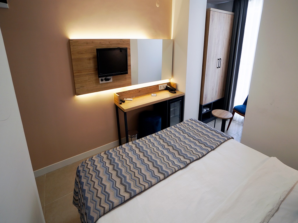 Economy room