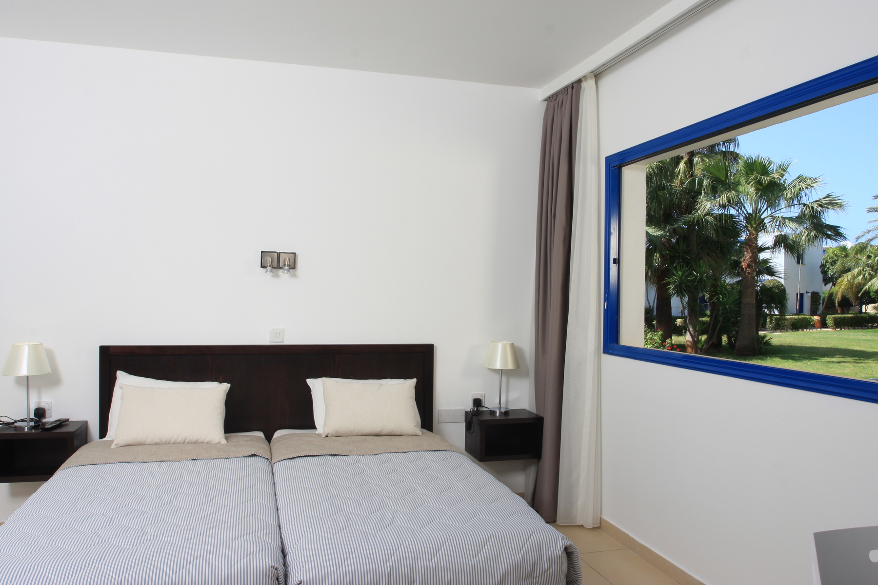 1 BEDROOM STANDARD APARTMENT (GARDENVIEW, BALCONY OR TERRACE)