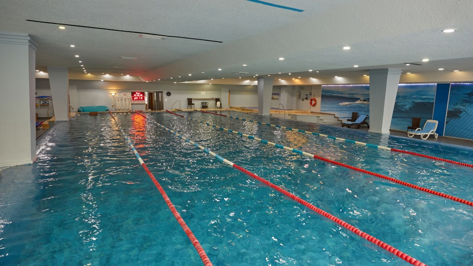 Piscină interioară