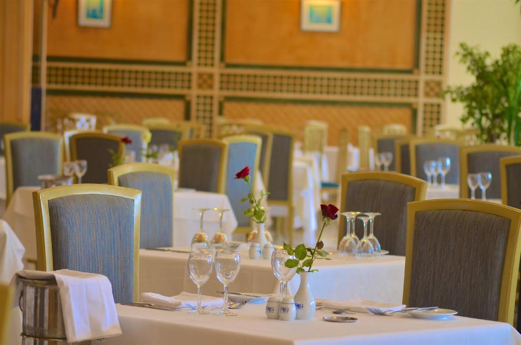 MAIN RESTAURANT "GUELLALA "