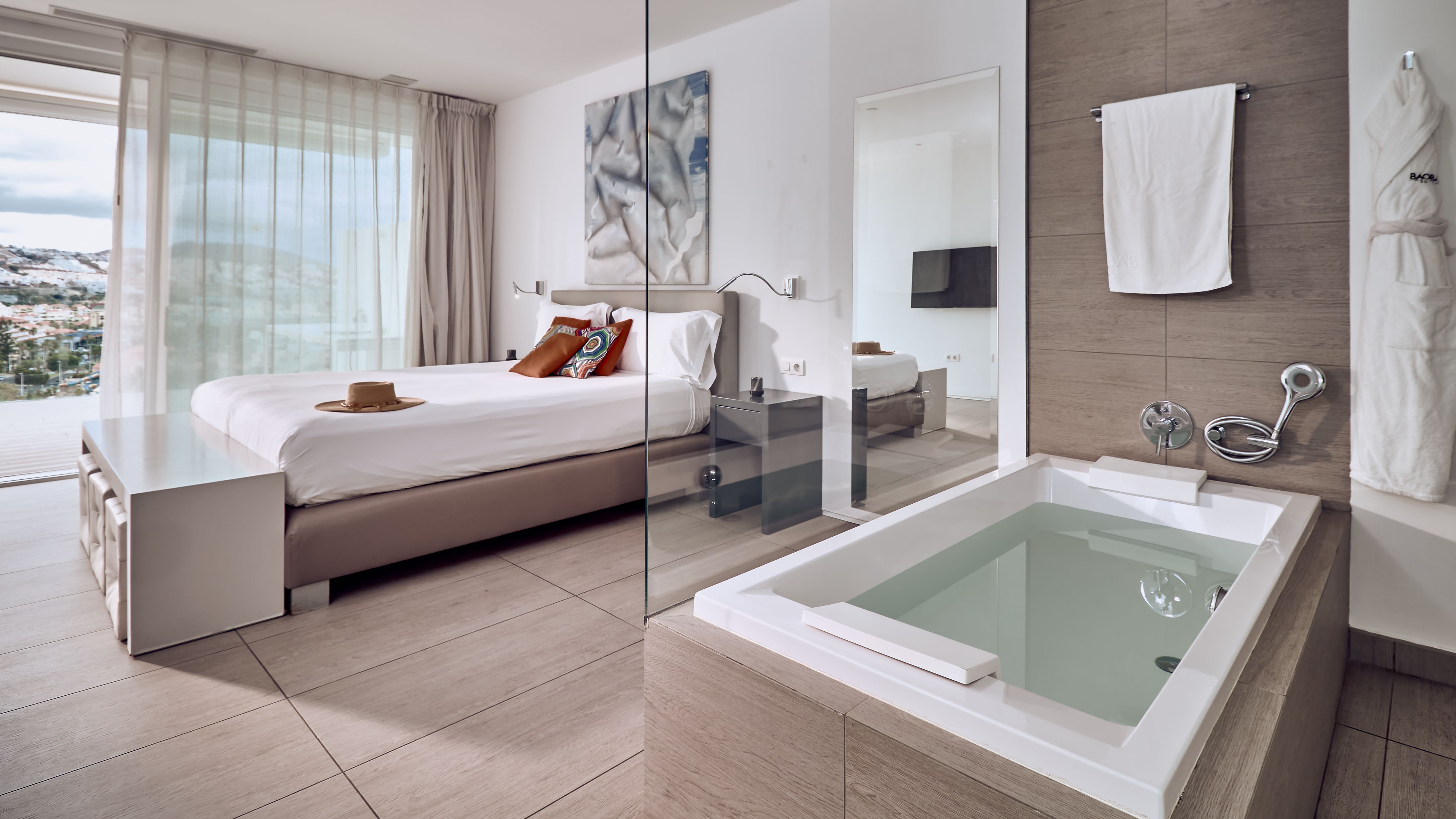 2 BEDROOM SUITE EXTRA LARGE ROOM WITH SEA VIEW (SERENITY ESSENCE)