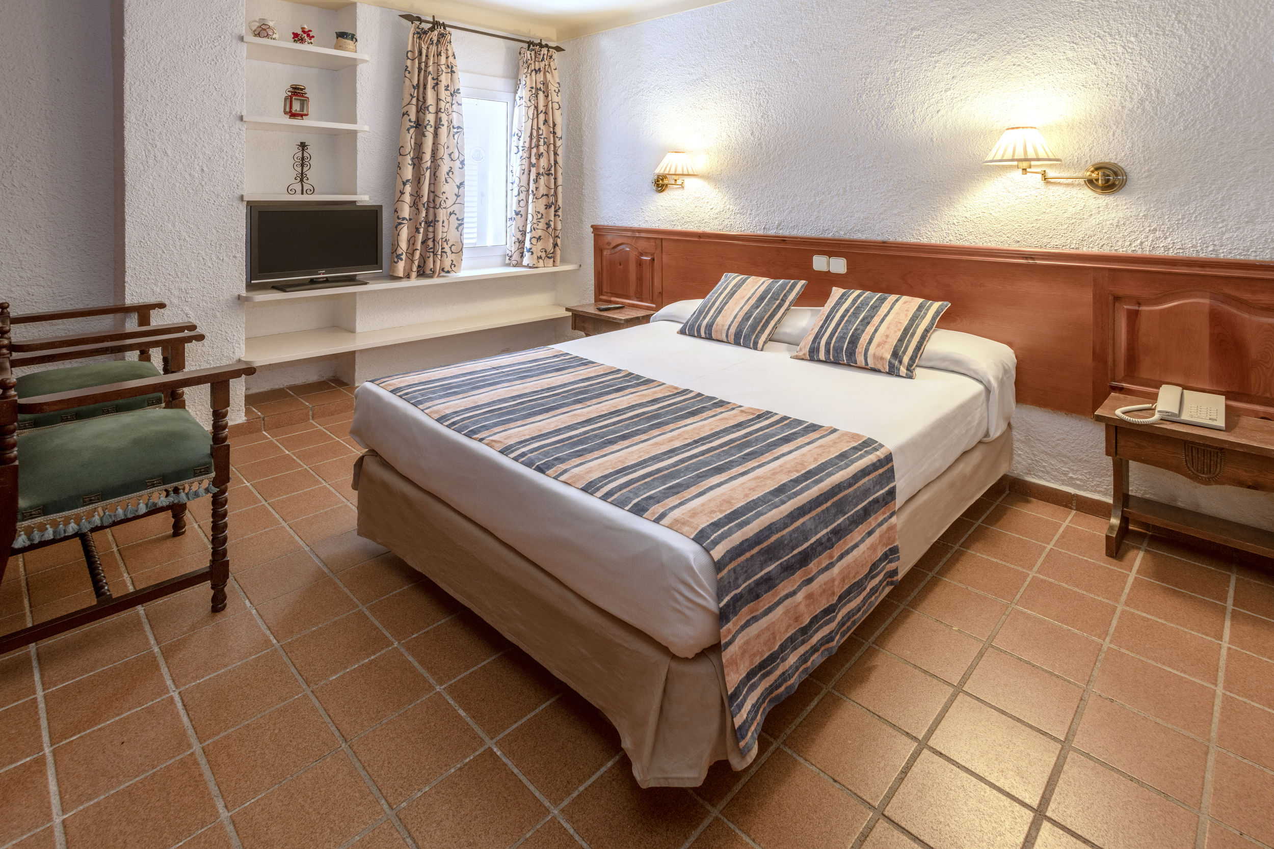 DOUBLE ROOM WITH BALCONY