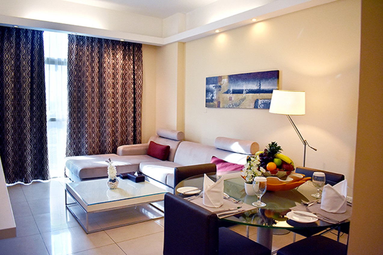 Deluxe One Bedroom Suite Creek View