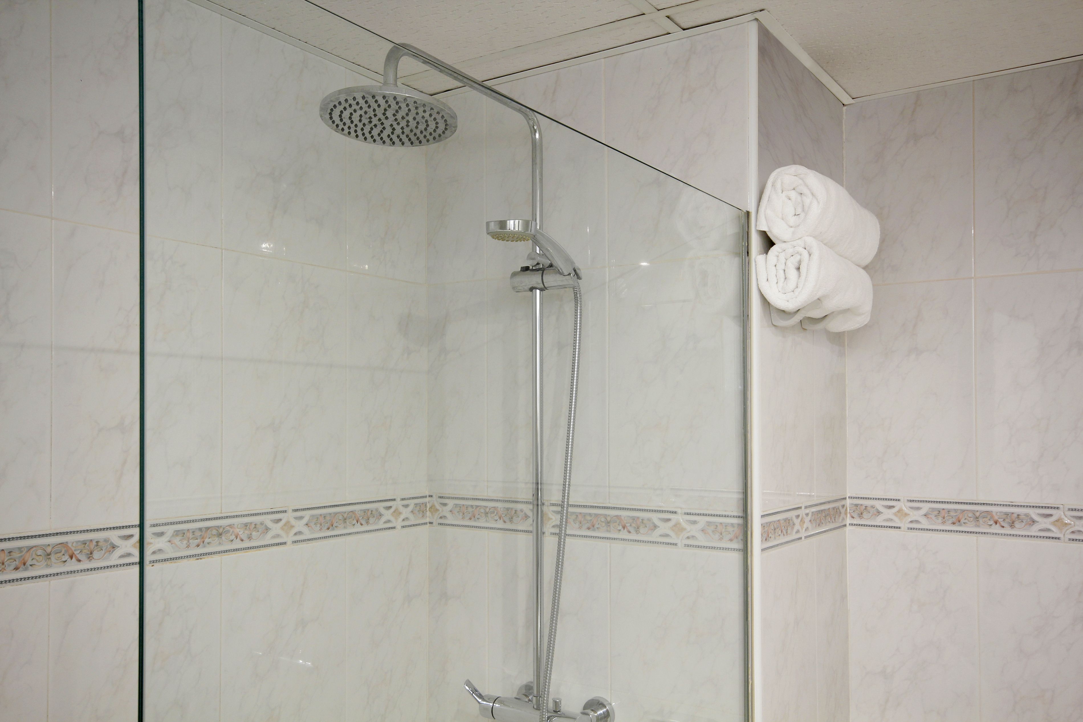 STANDARD ROOM (POOLVIEW, BALCONY OR TERRACE)