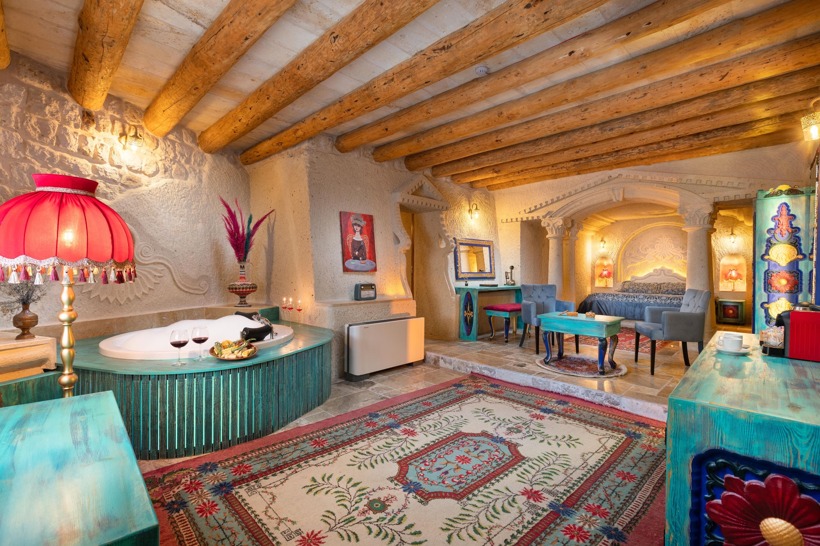 DELUXE STONE ROOM