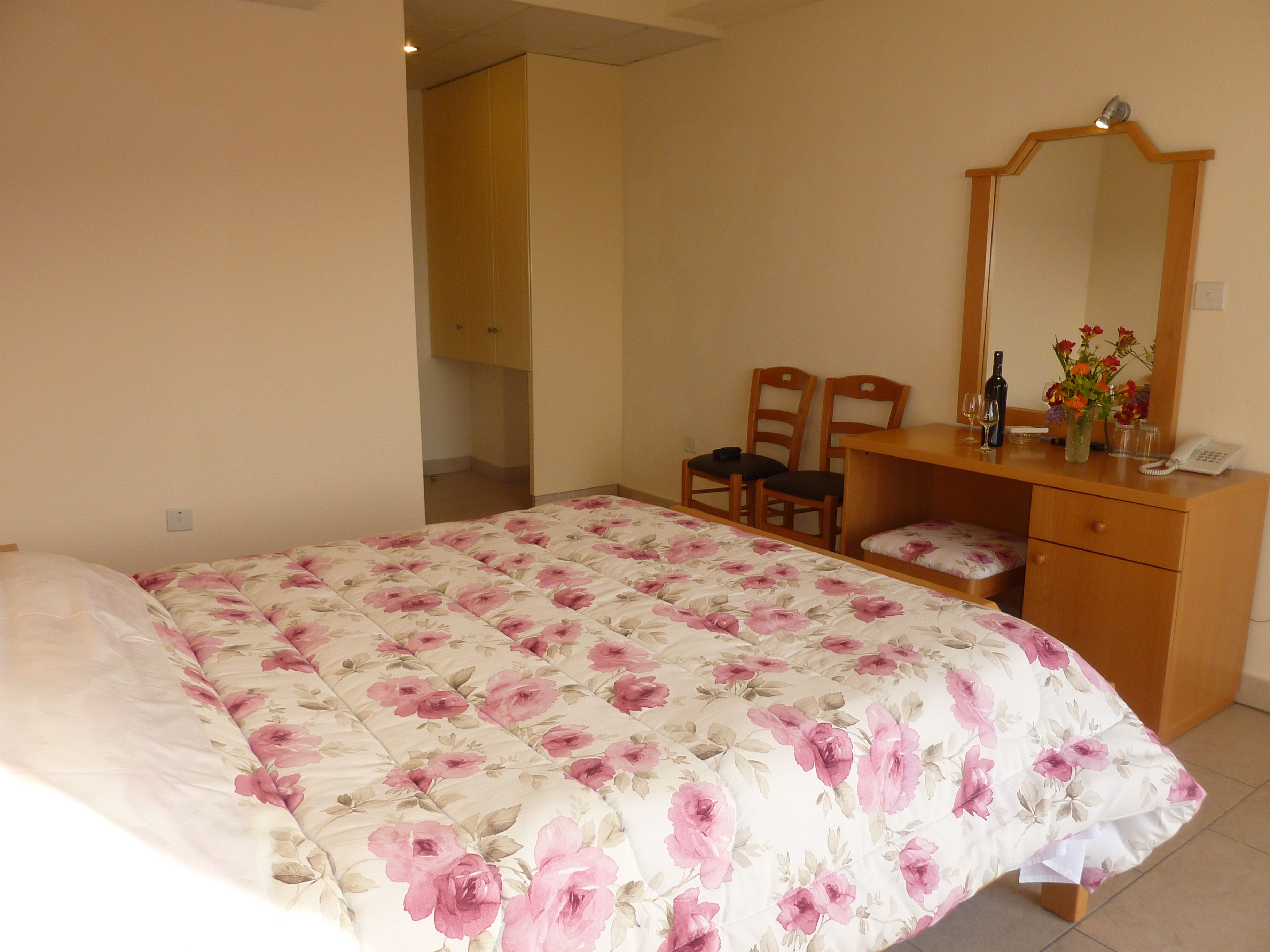 Superior Room (Lateral Sea View, Balcony or Terrace)