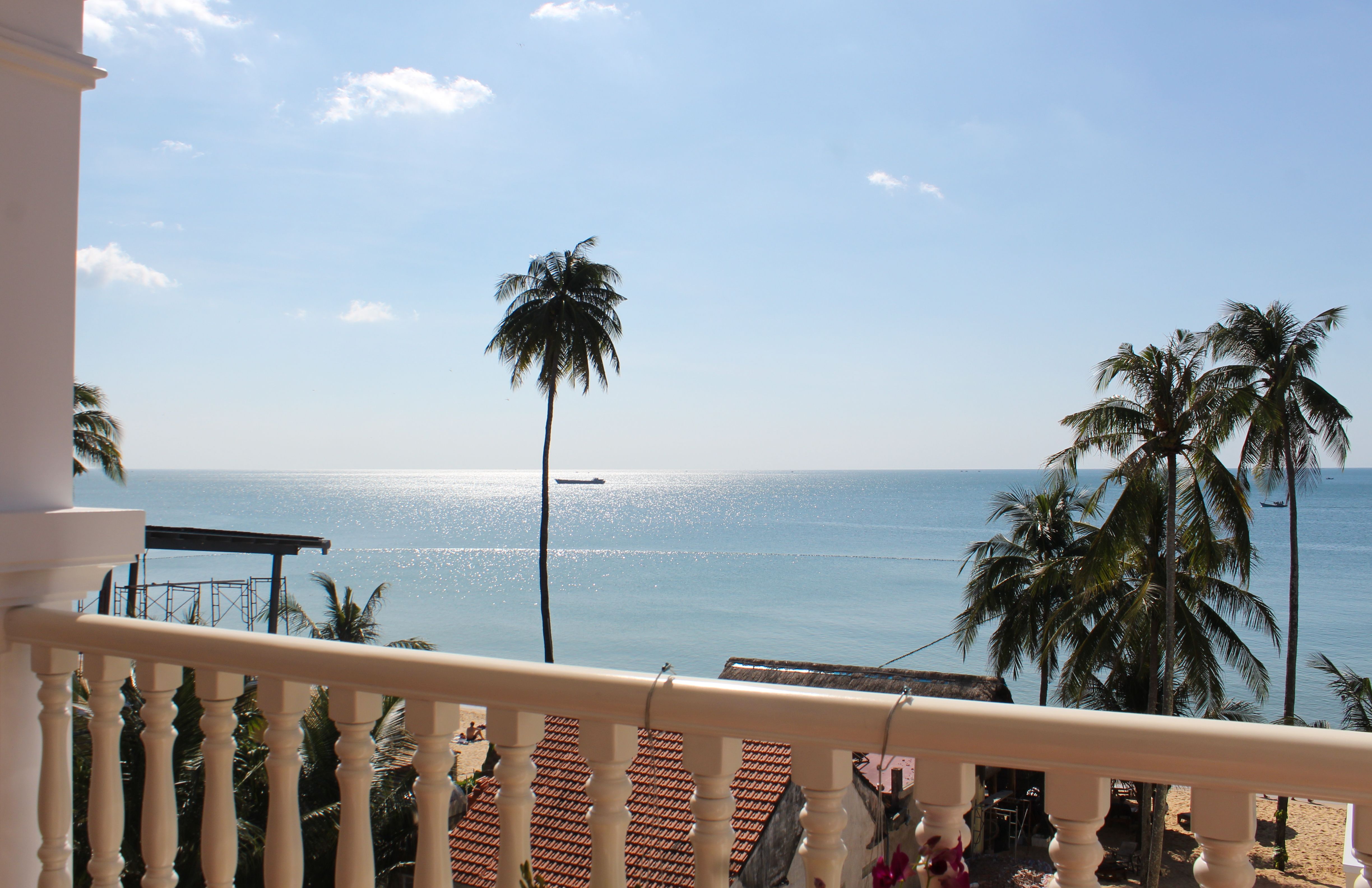 DELUXE SEA VIEW
