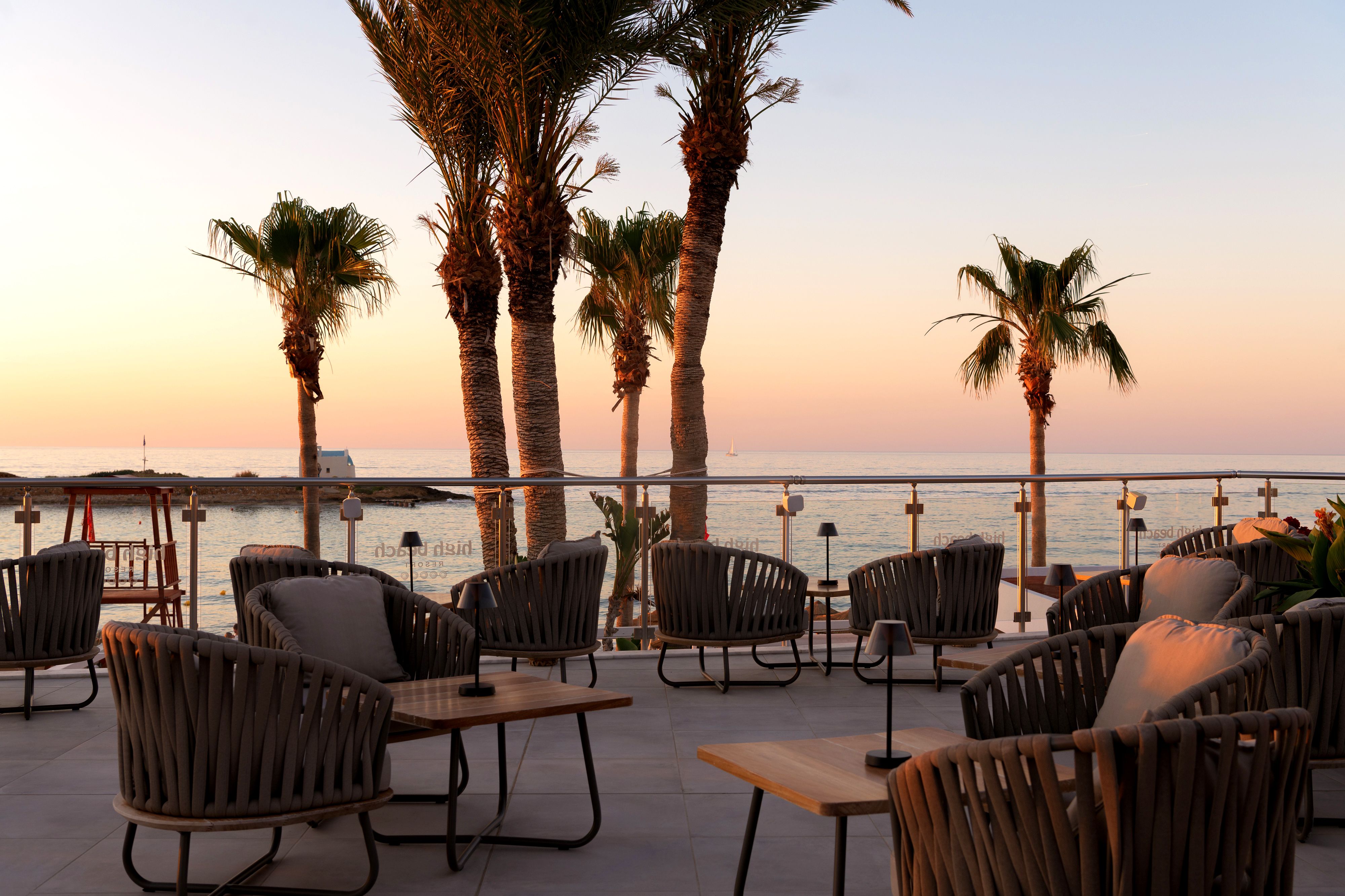 Sunset Cocktail Bar