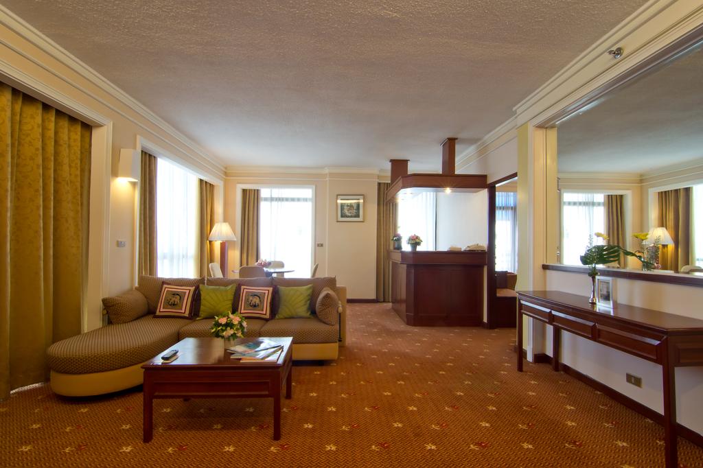 GRAND SUITE