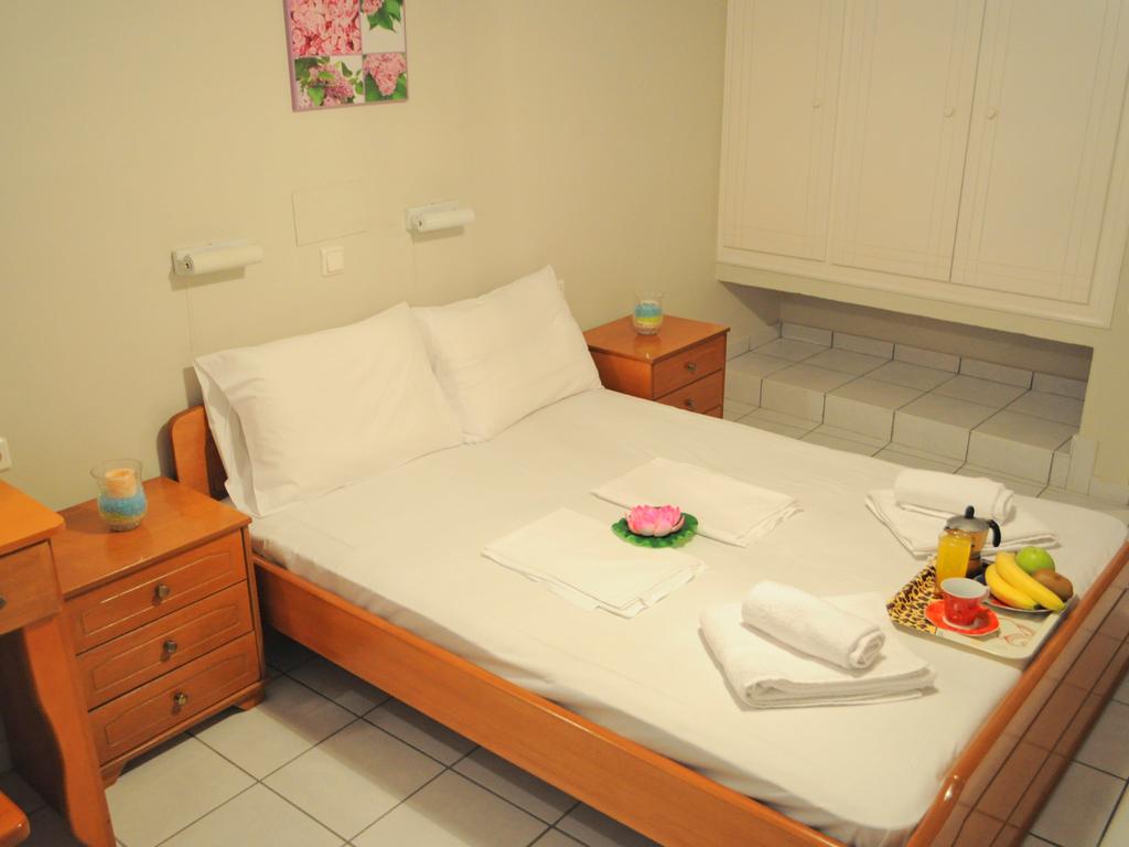 DOUBLE ROOM