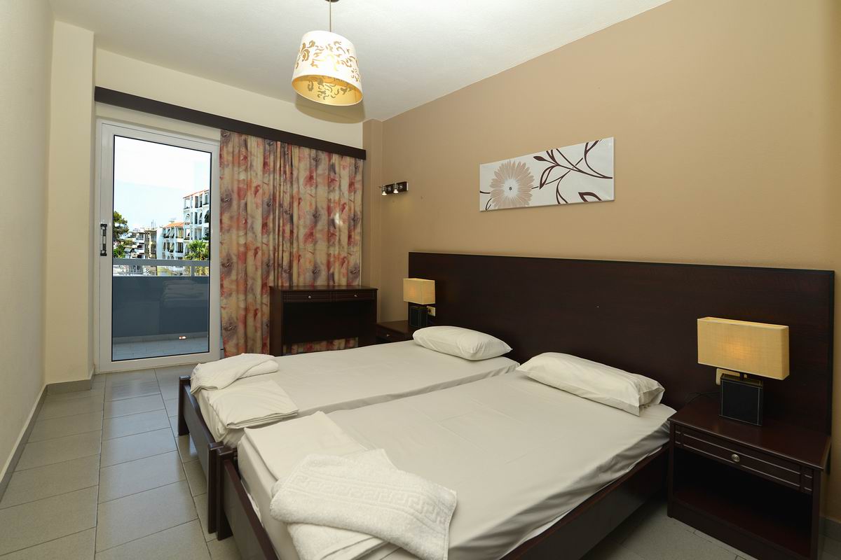 1 BEDROOM APARTMENT