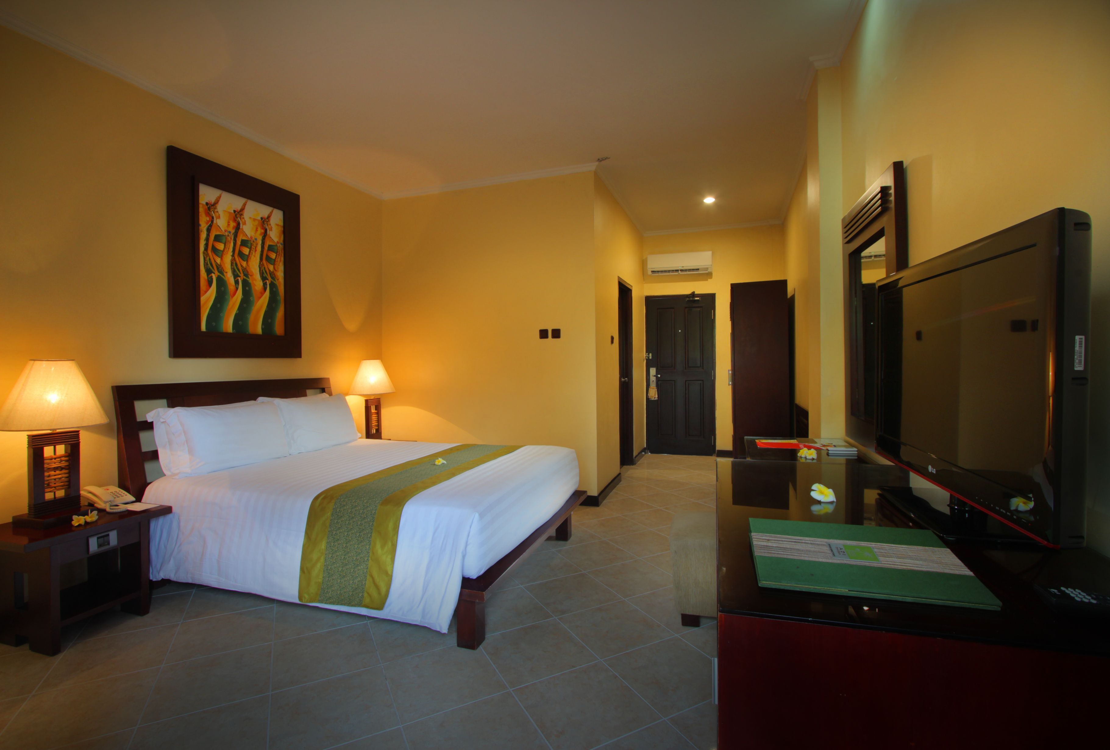SUPERIOR ROOM