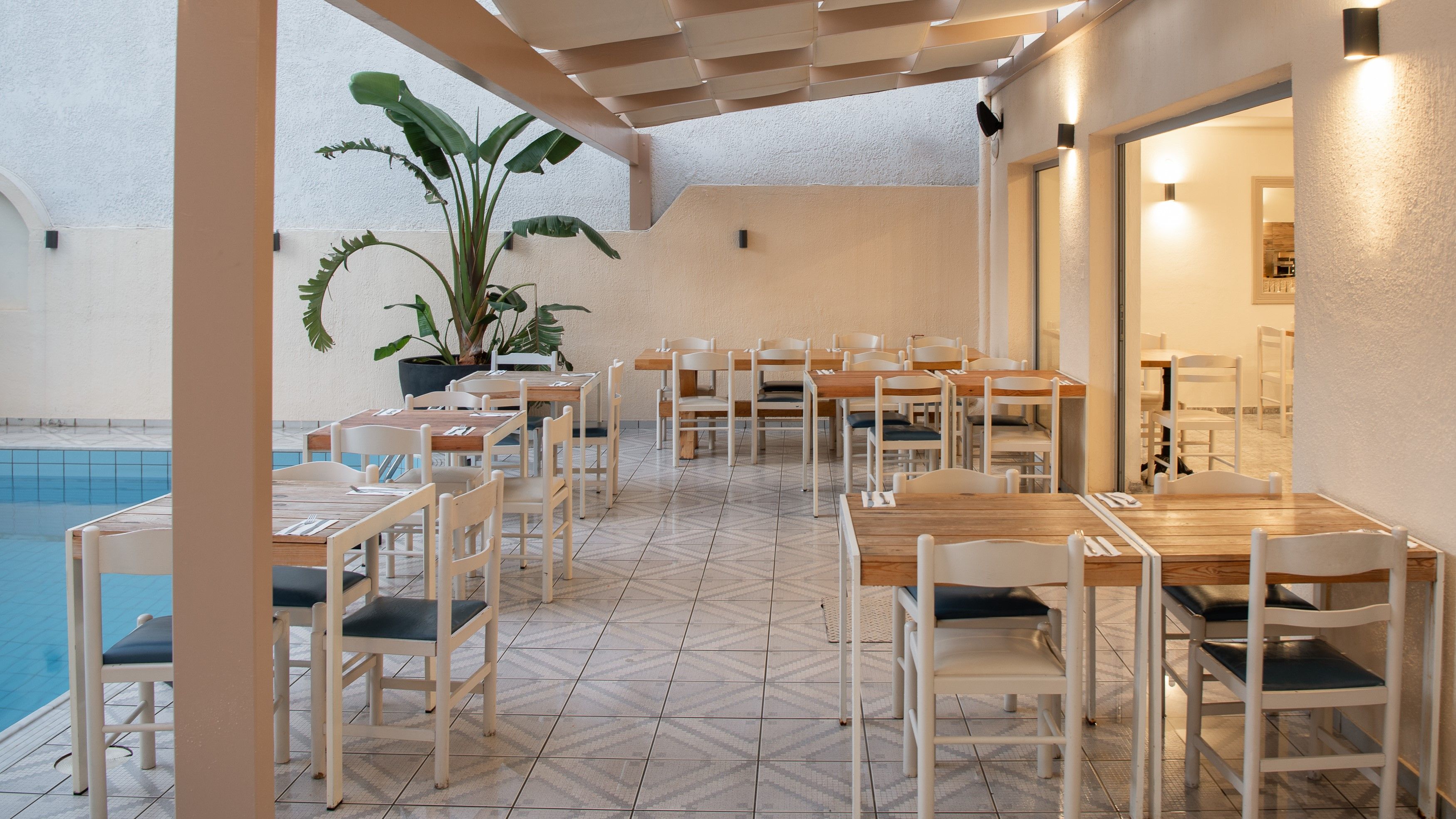 MAIN RESTAURANT 