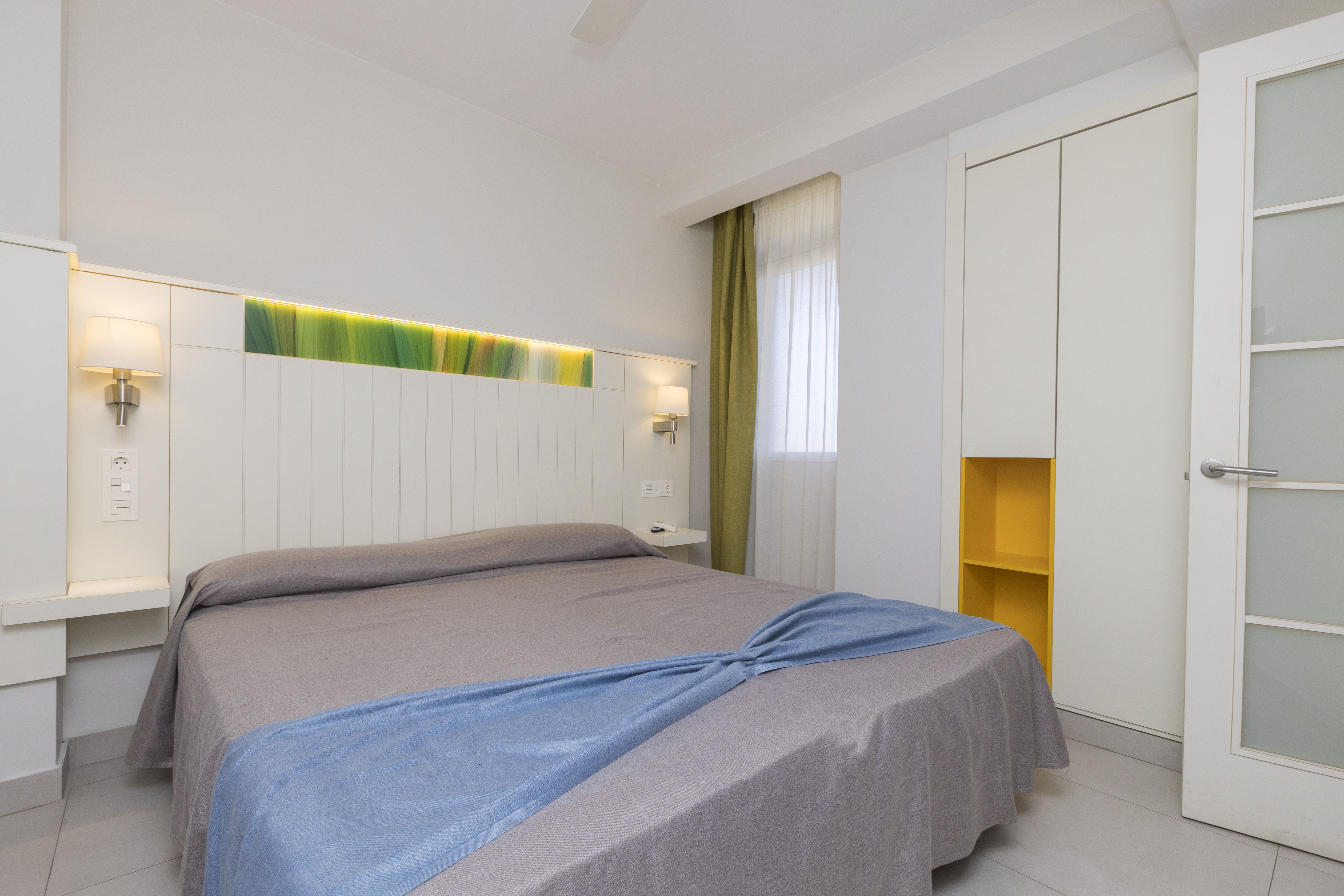 DOUBLE STANDARD 1 BEDROOM APARTMENT WITH BALCONY (A2R)