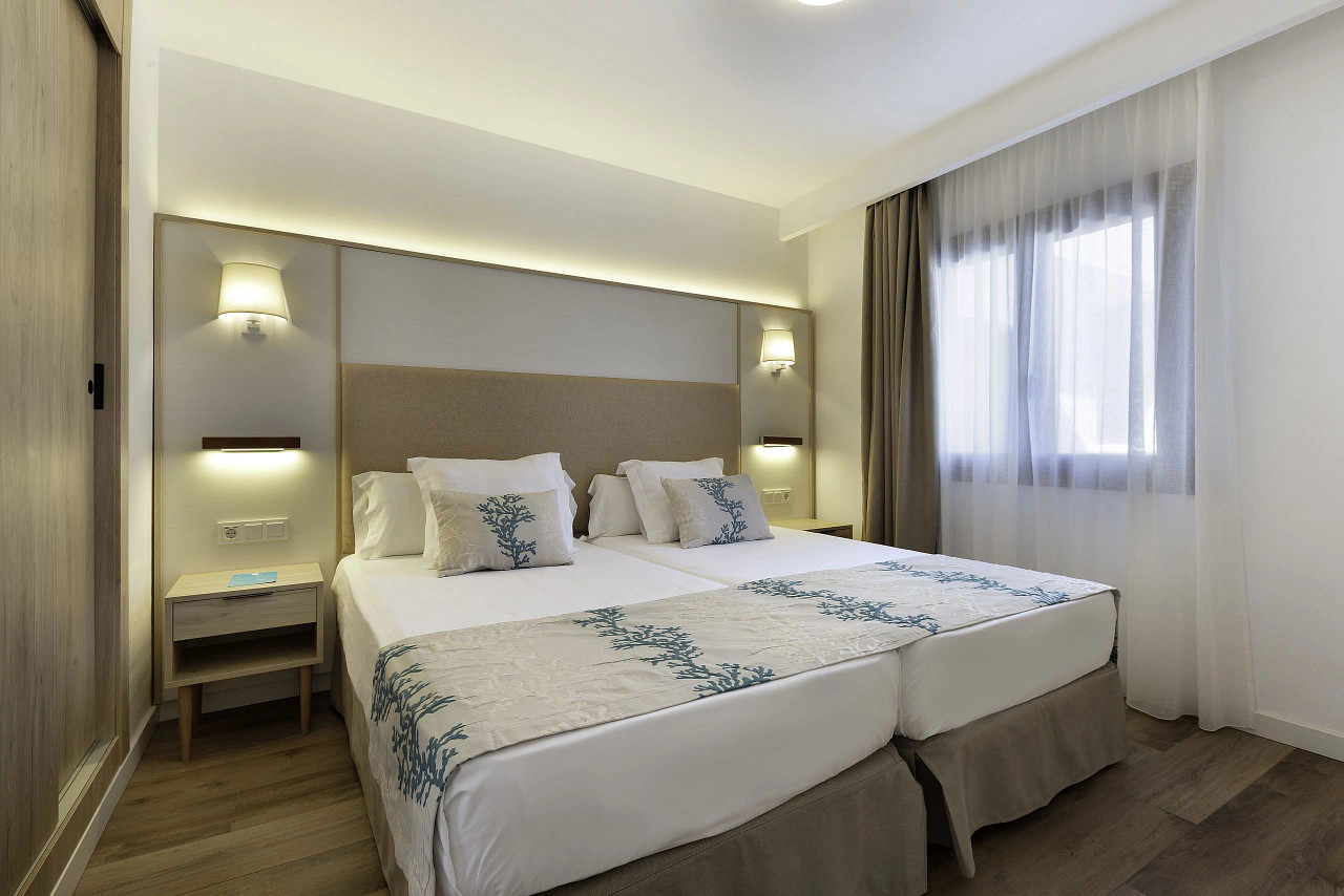 SUITE 1 BEDROOM SEAVIEW