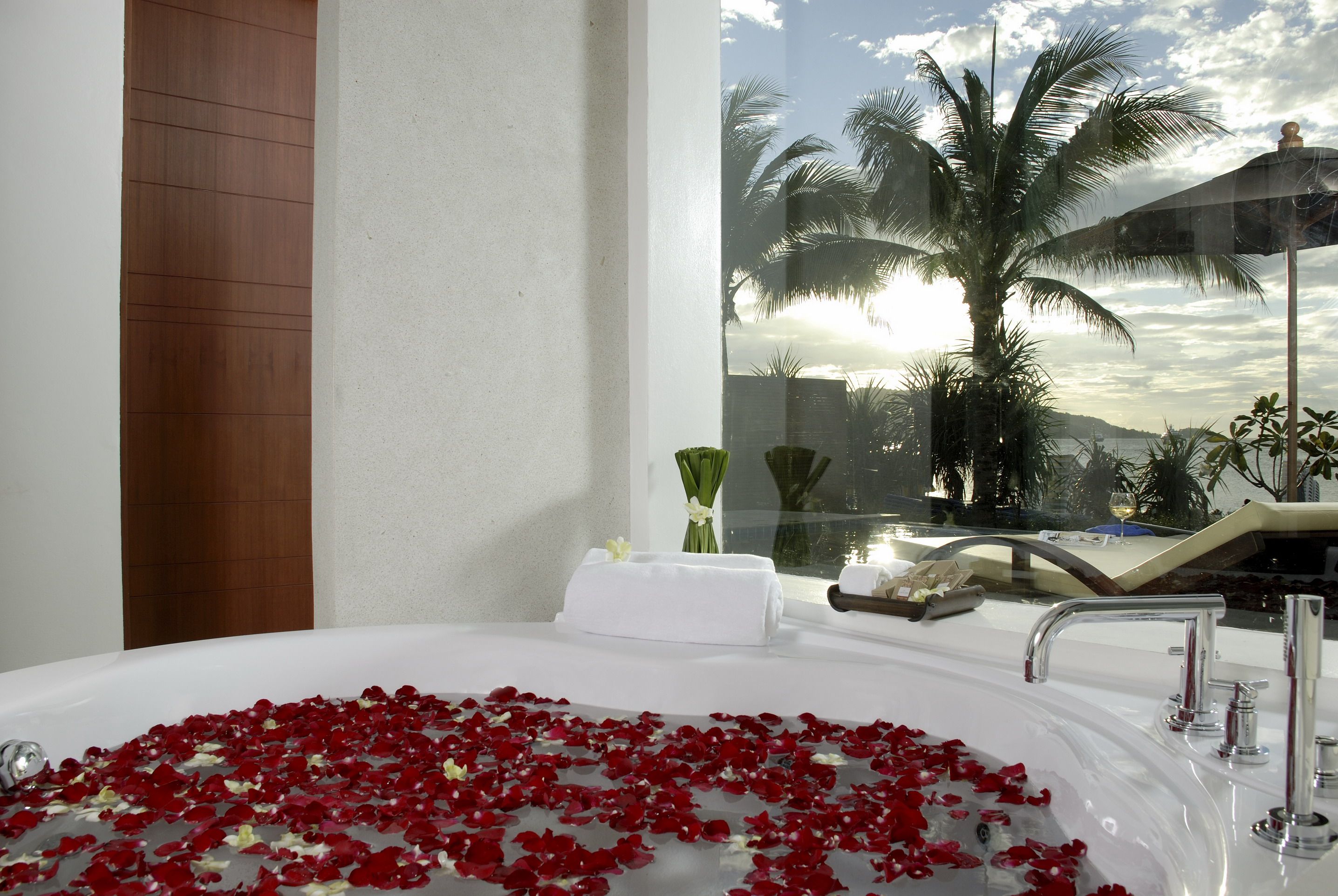Beachfront Grand Pool Villa