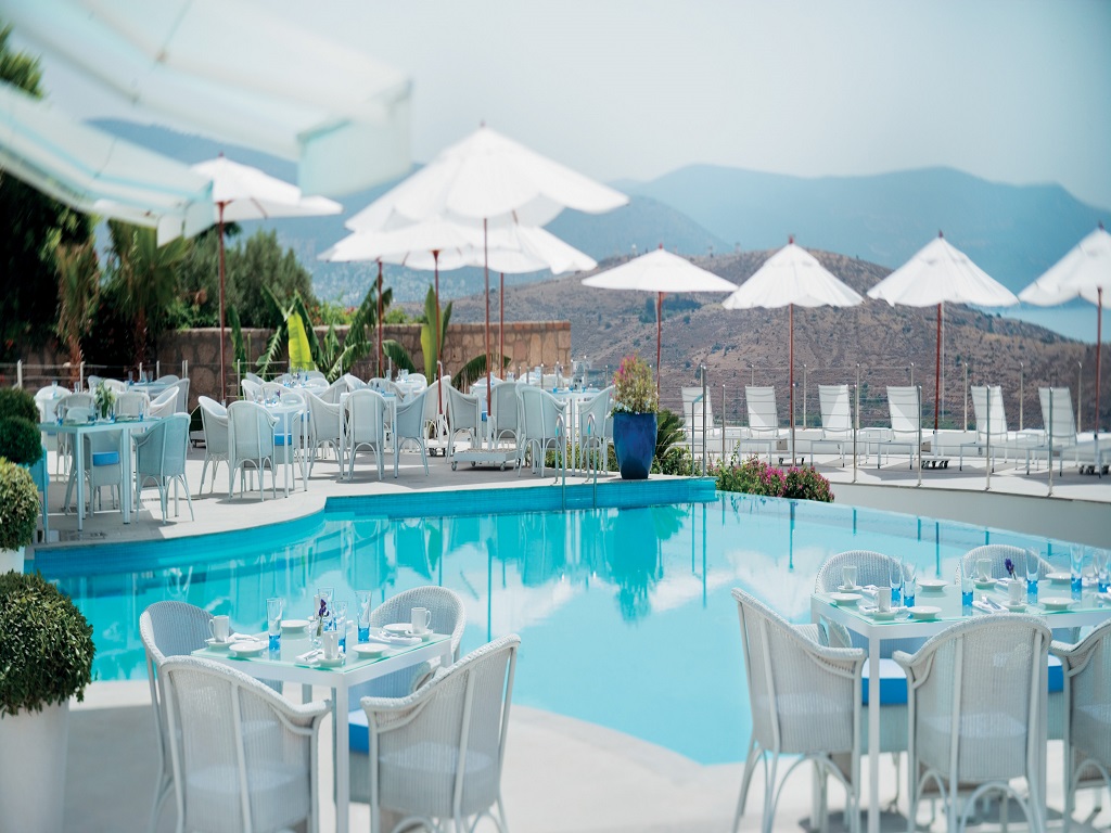 Piscina deschisă