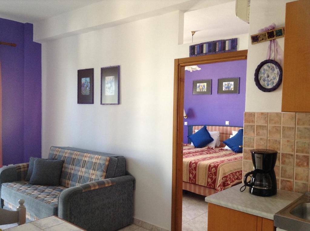 APARTMENT 1 BEDROOM BALCONY OR TERRACE 
