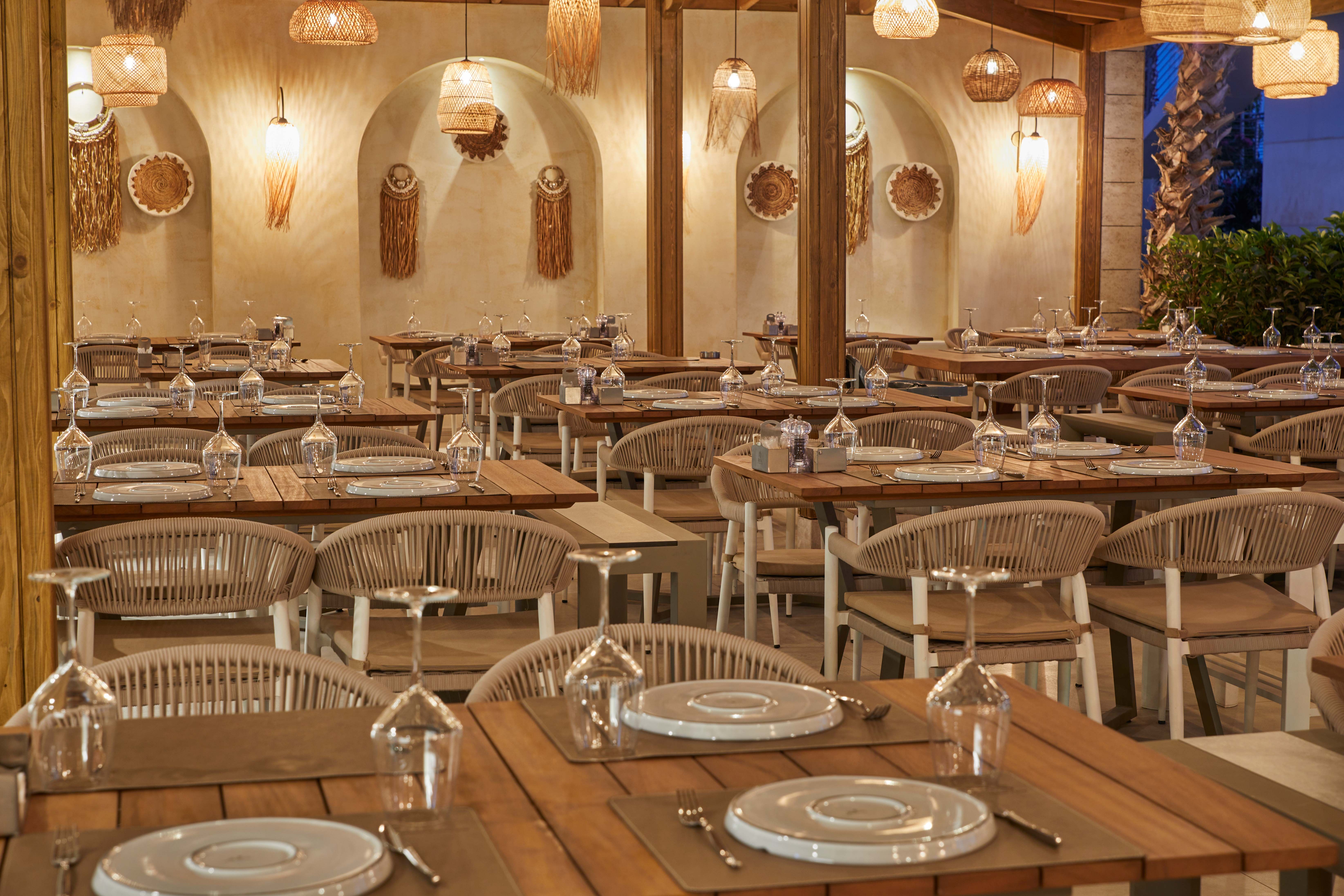 MAIN RESTOURANT