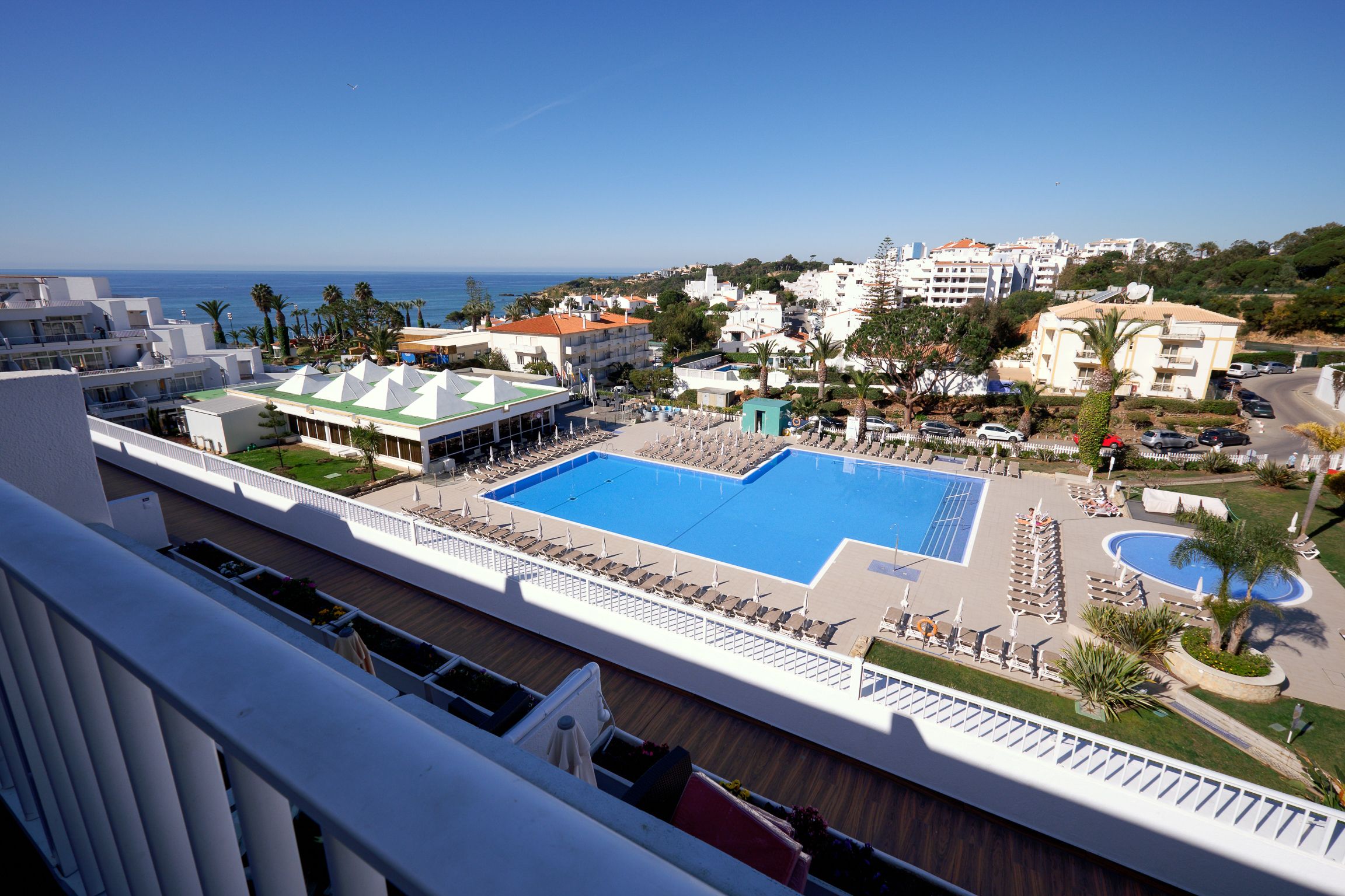 DELUXE TWO BEDROOM APARTMENT SEA OR POOL VIEW