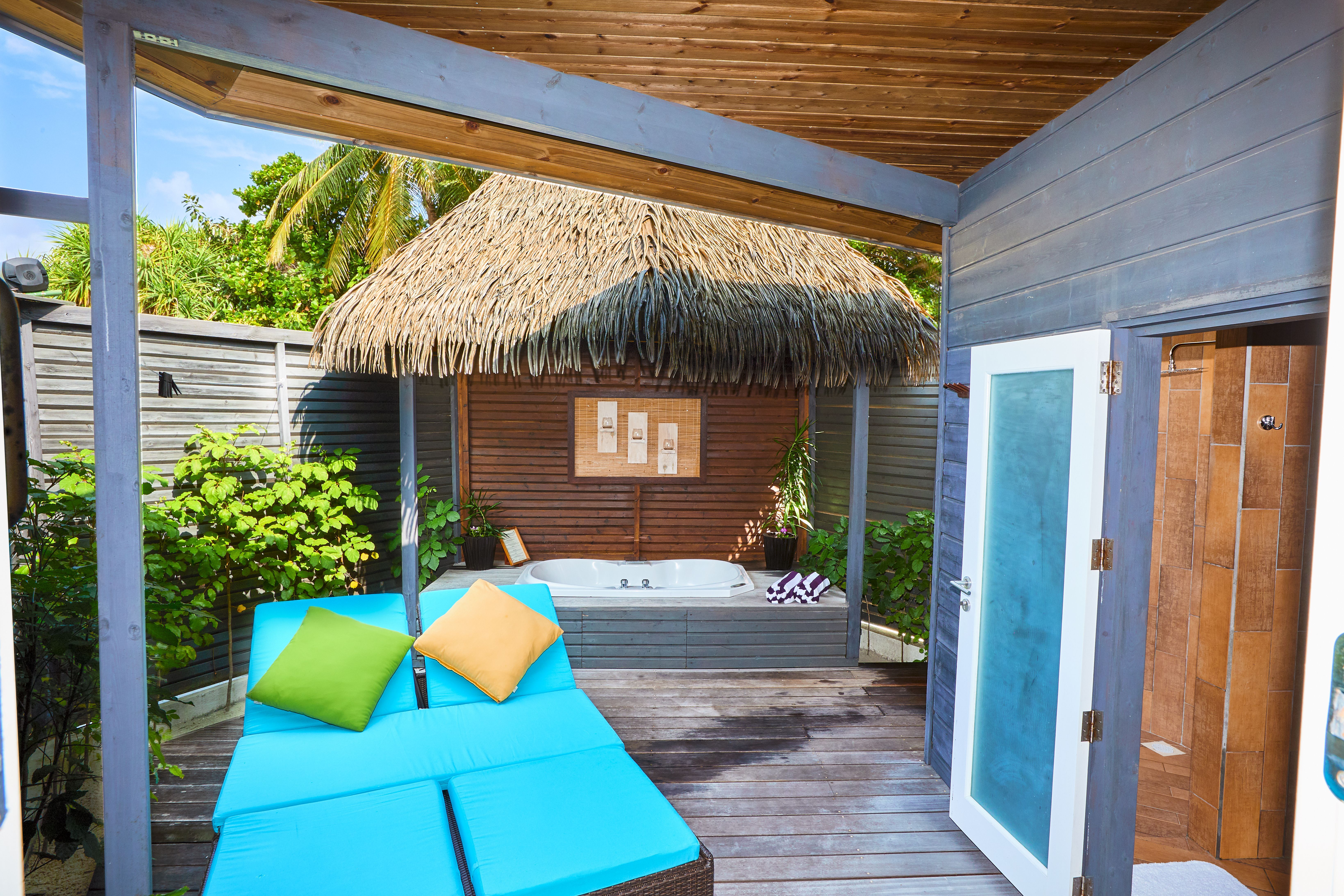 Sangu Jacuzzi Beach Villa 