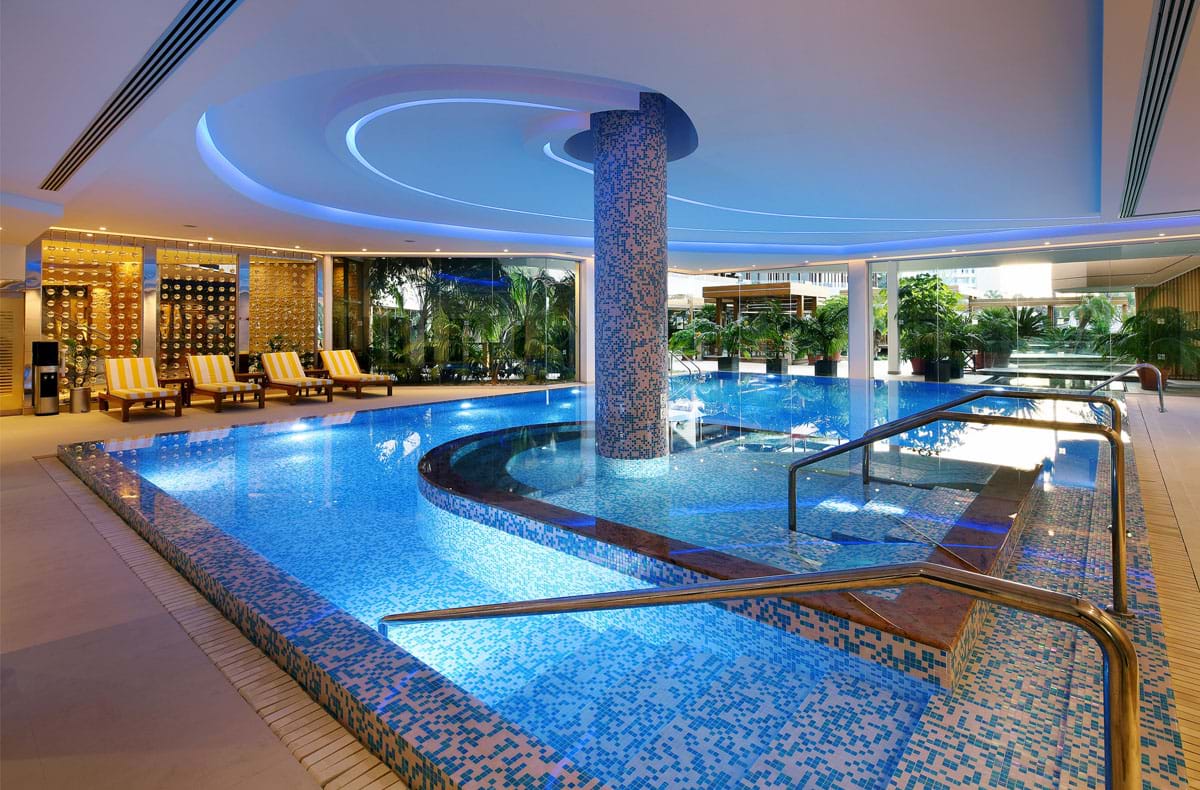 Piscină interioară