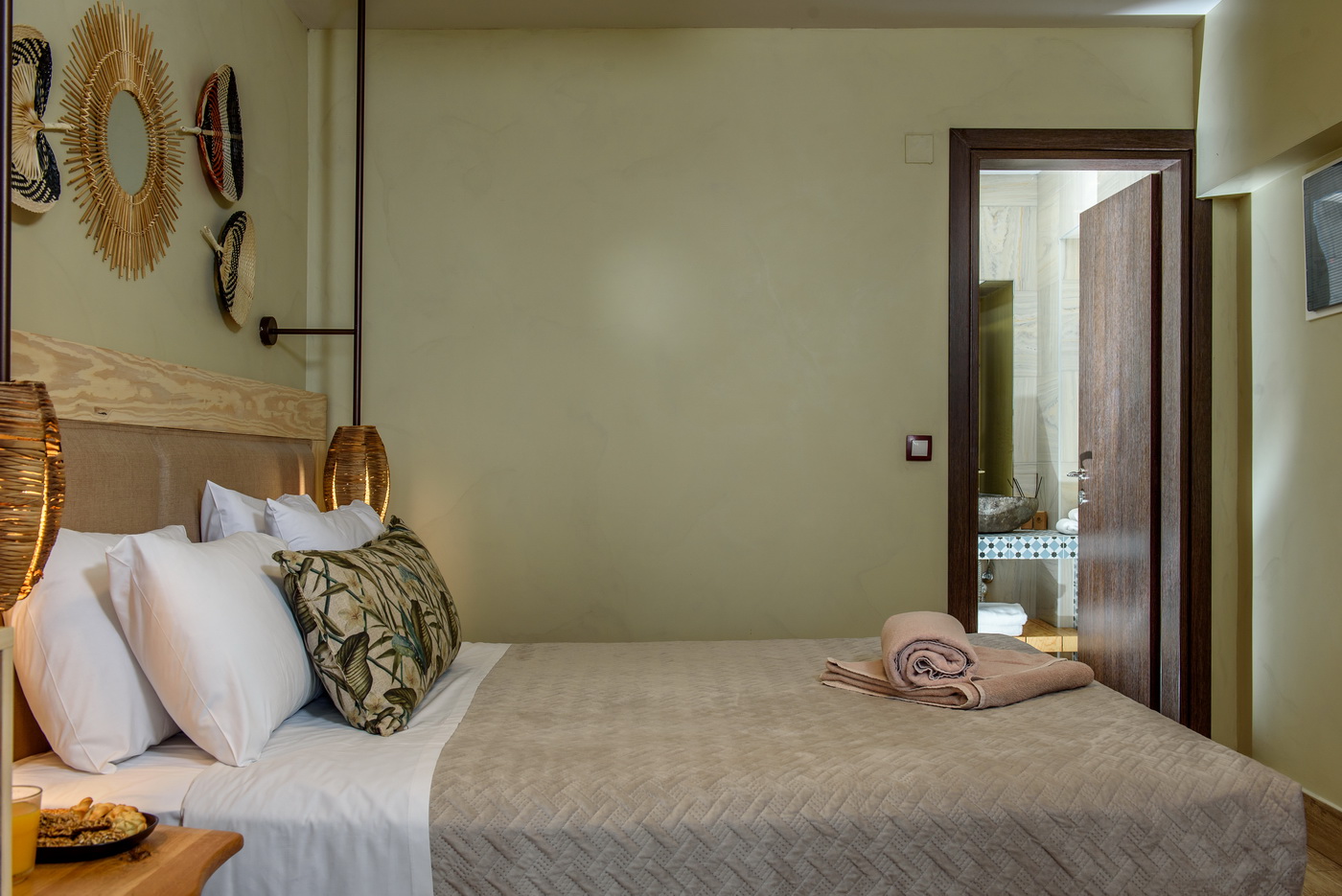 Deluxe Room Inland View