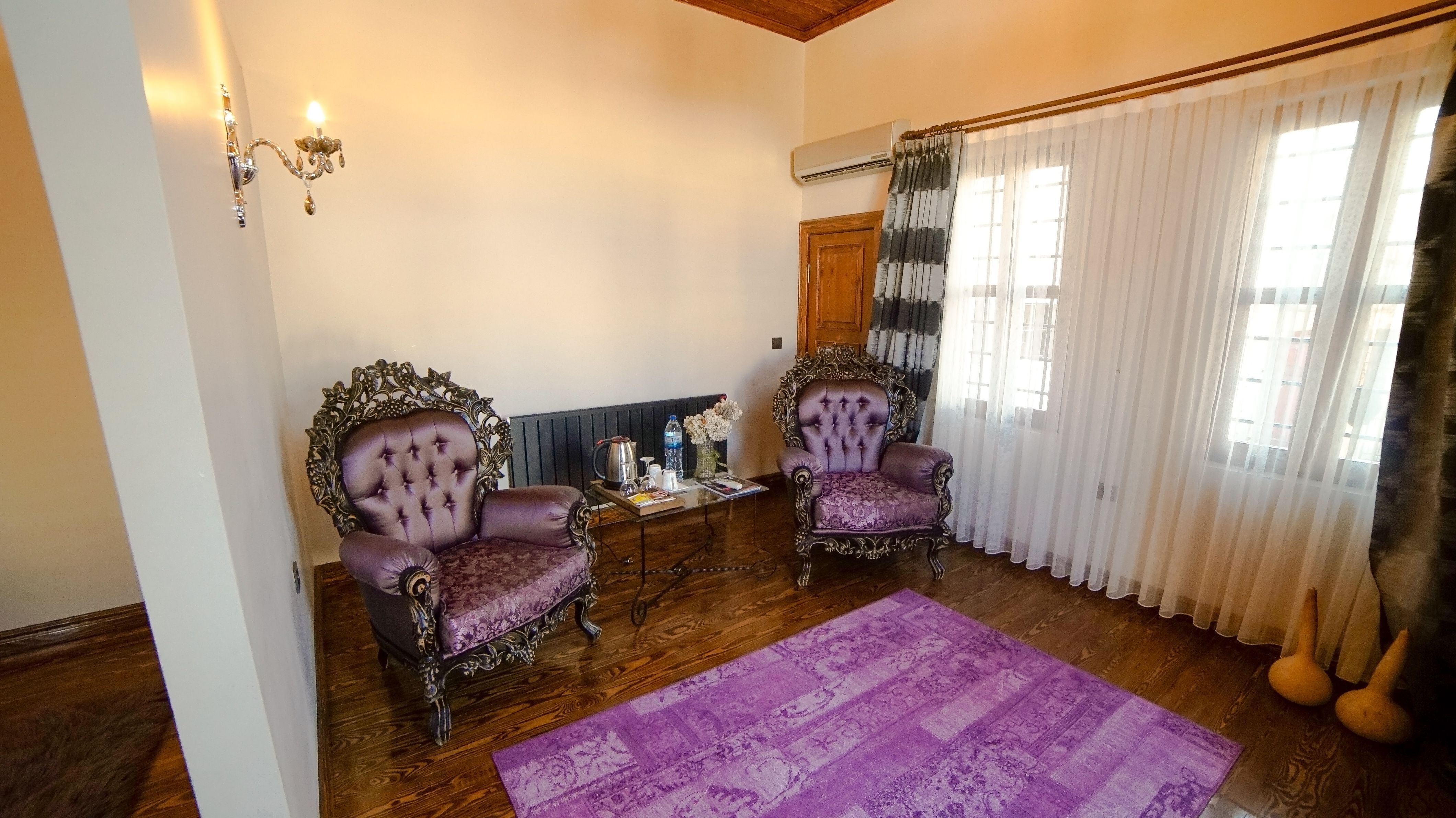 QUEEN DELUXE ROOM 