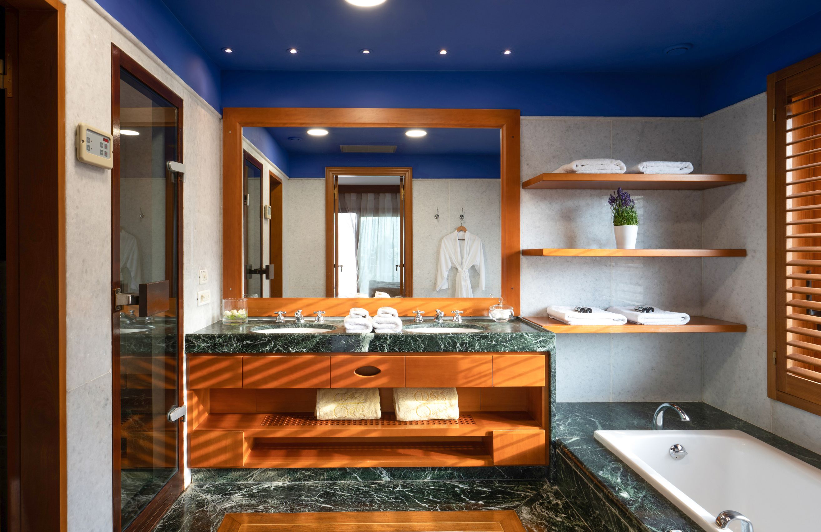 LUXURY HOTEL/BUNGALOW SUITE SEA VIEW 