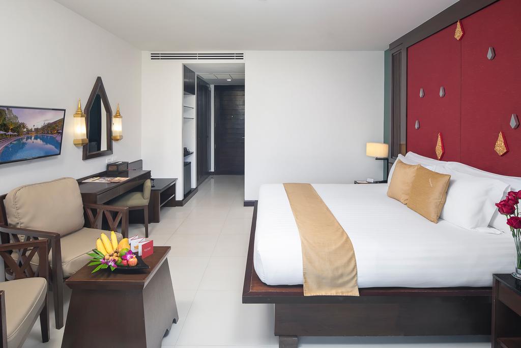 DELUXE ROOM