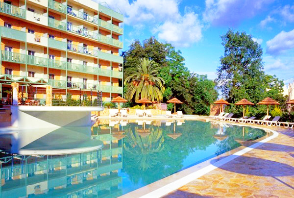 Corfu, Hotel Ariti Grand, exterior, piscina, hotel.jpg