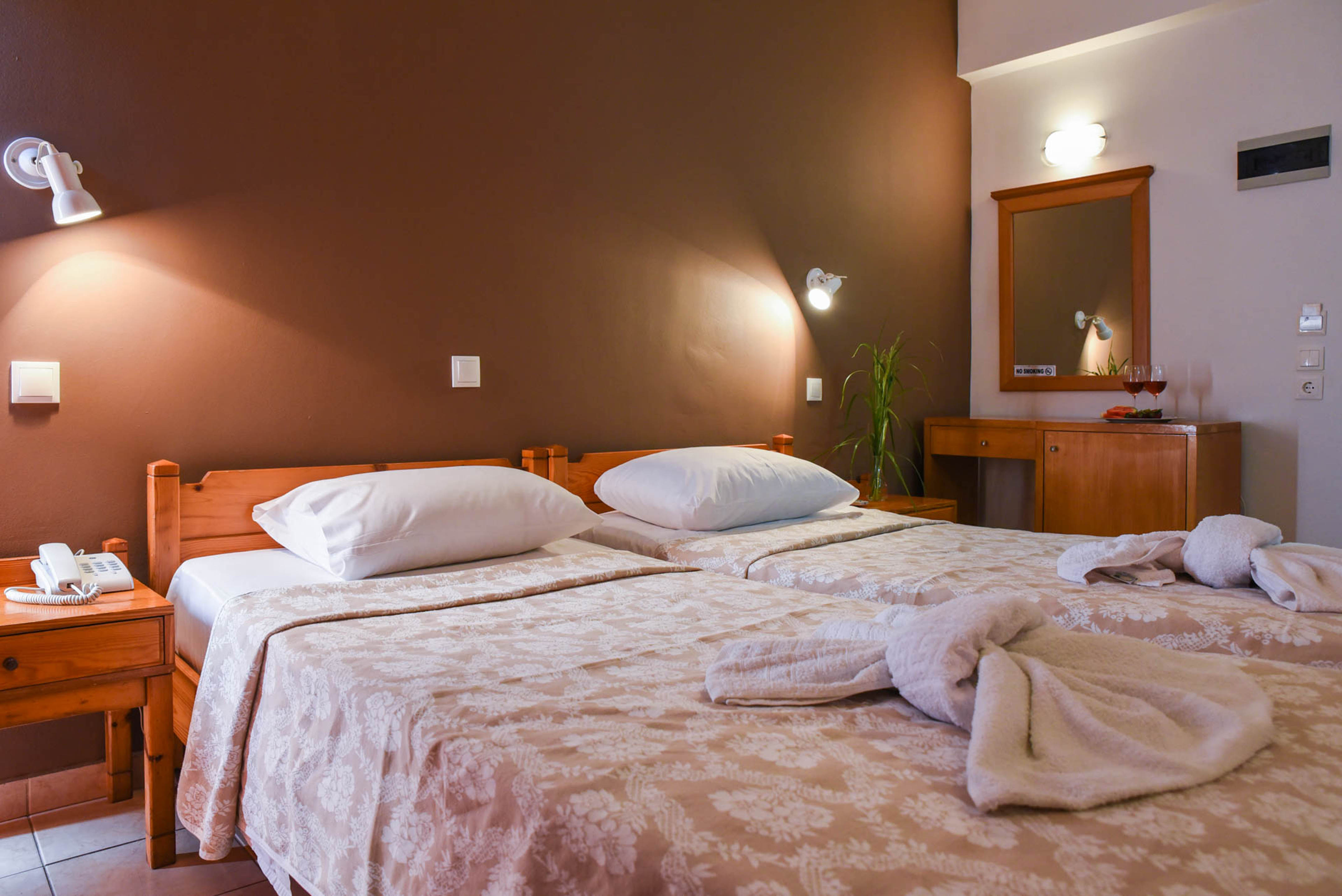 TRIPLE ROOM