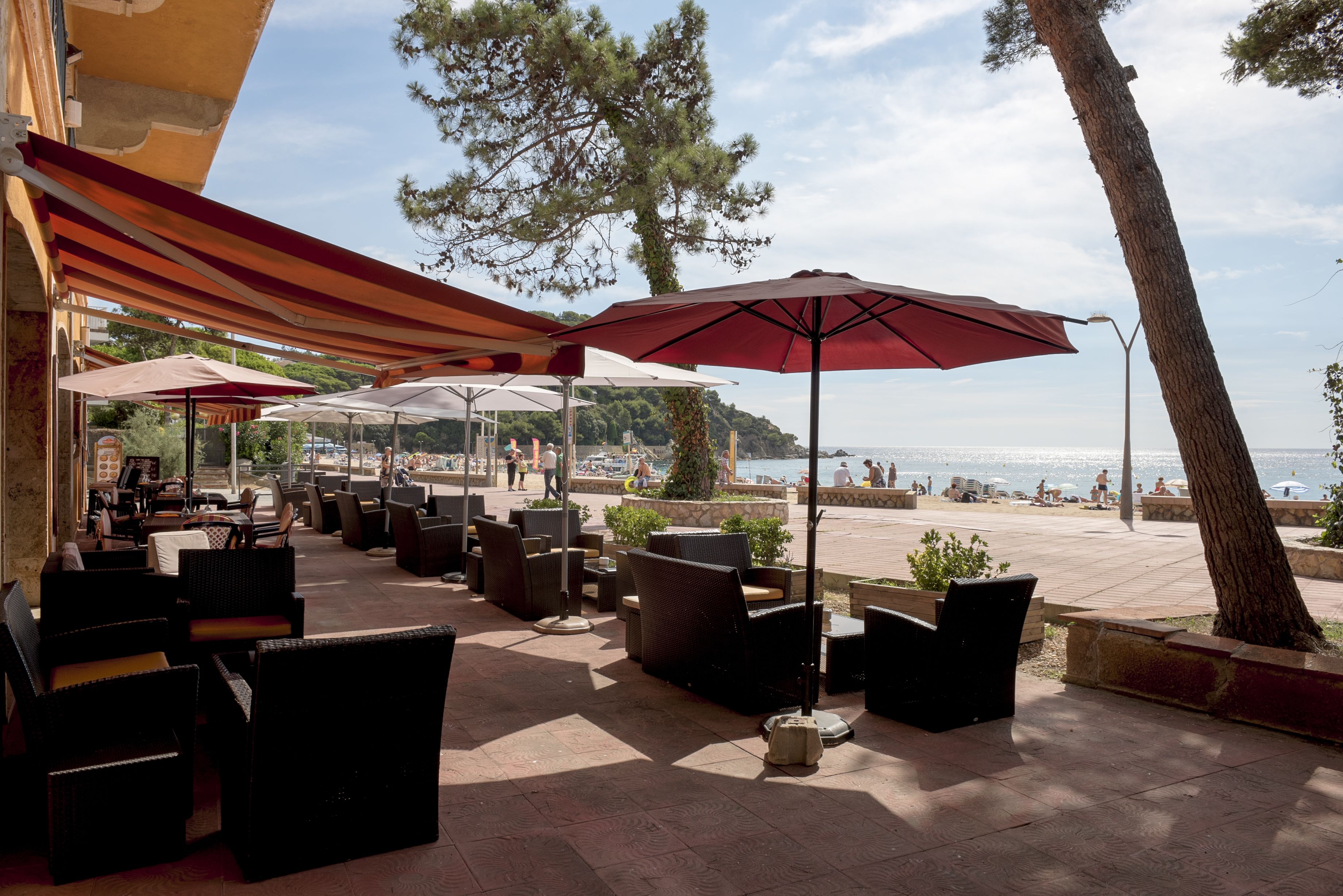 BEACH BISTRO