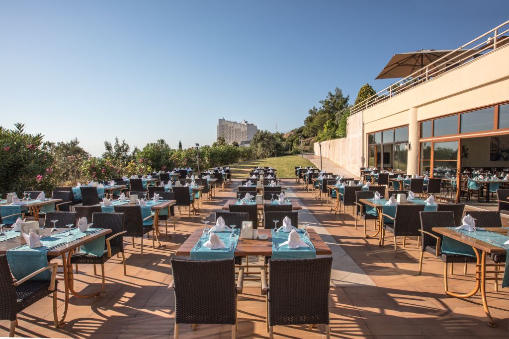 MAIN RESTAURANT
