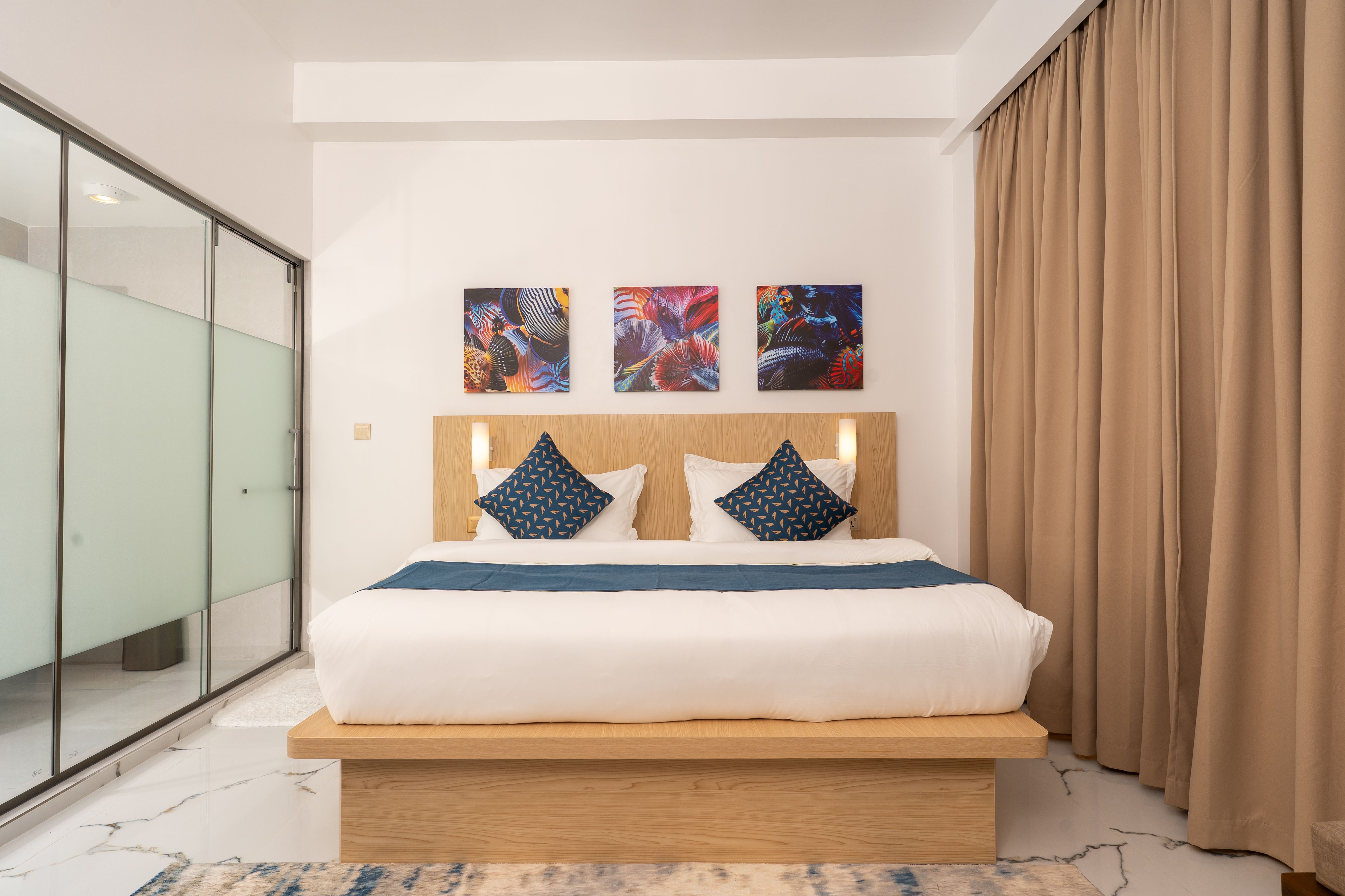 JUNIOR SEAVIEW SUITE WITH MINI BALCONY