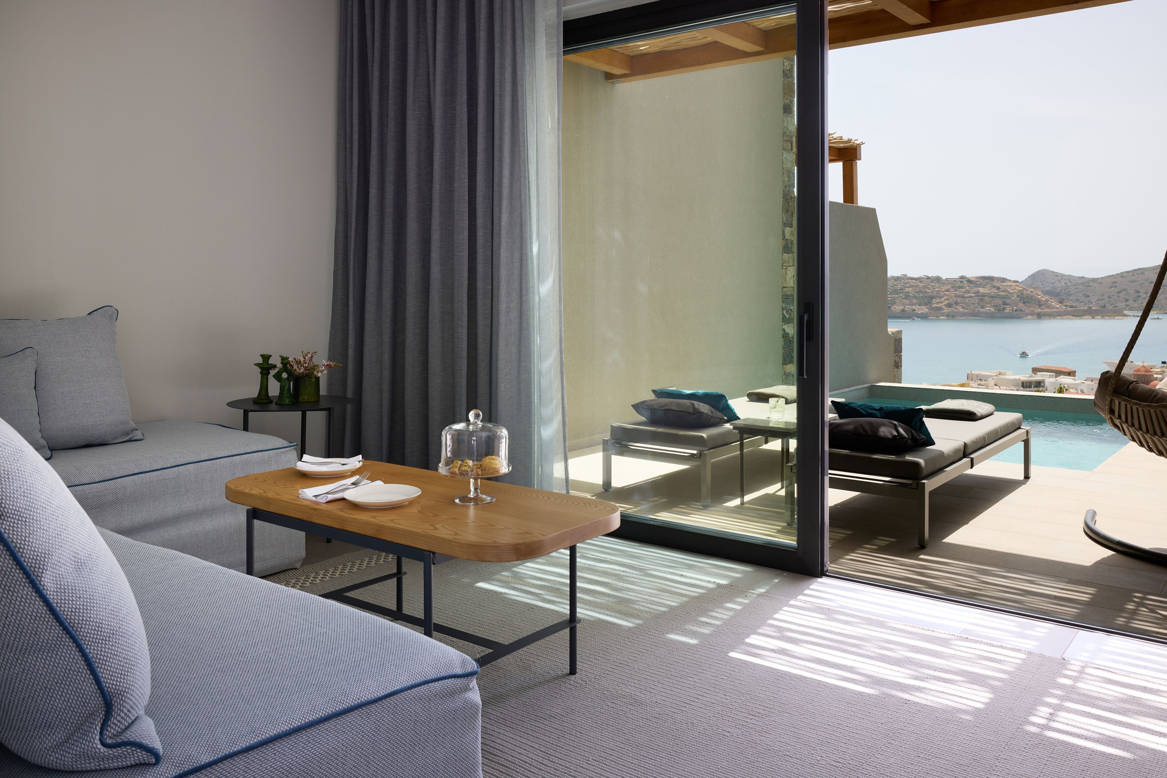 Family Retreat with Private Pool Sea View