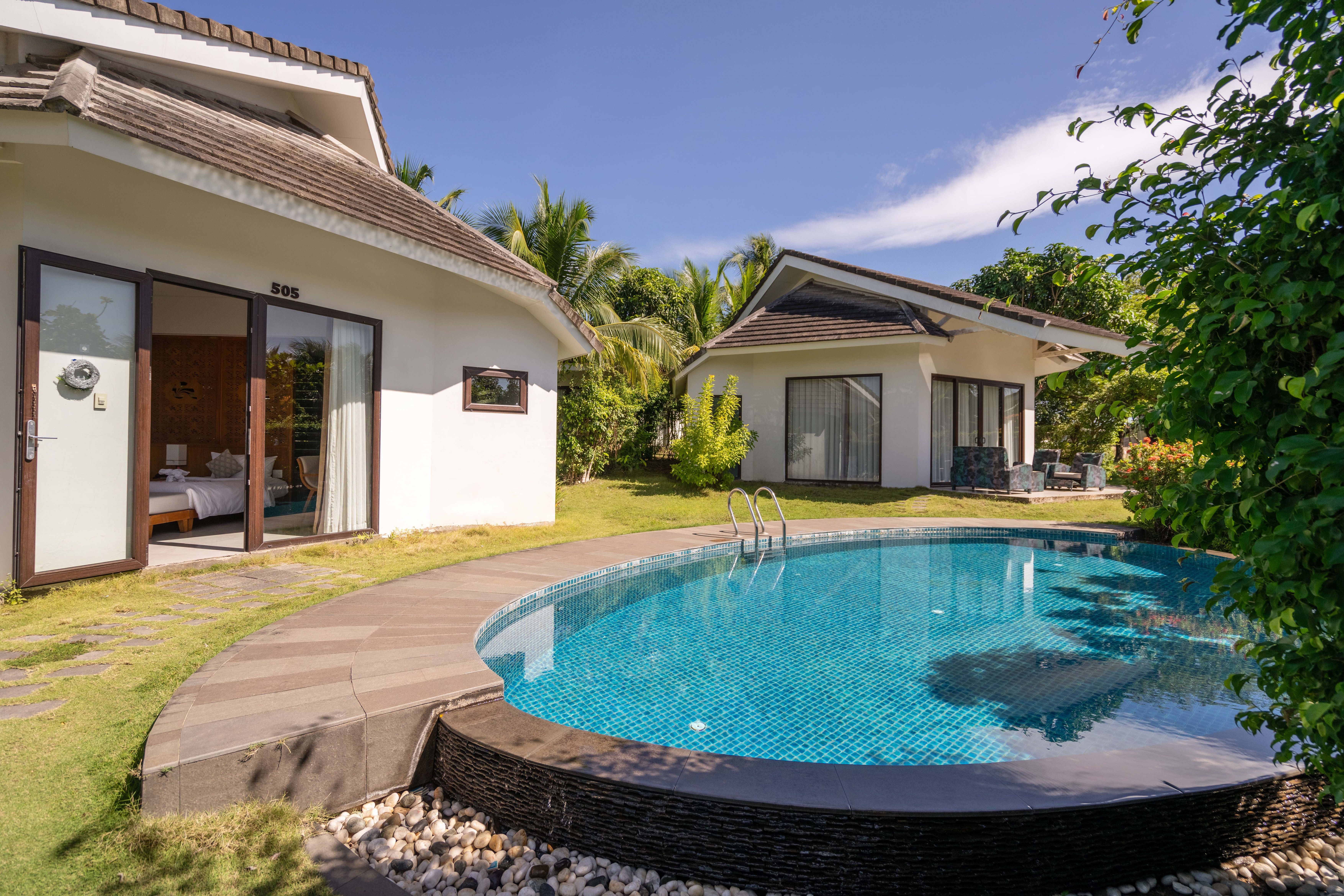 LUXURY VILLA POOLSIDE WITH TERRACE 