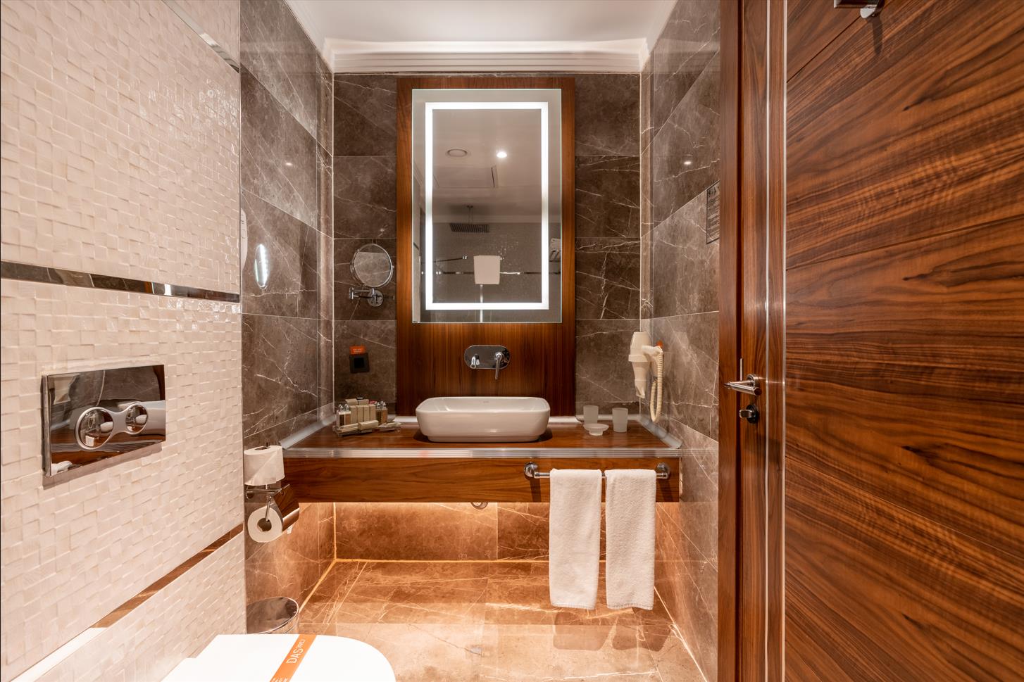 JUNIOR DELUXE FAMILY SUITE