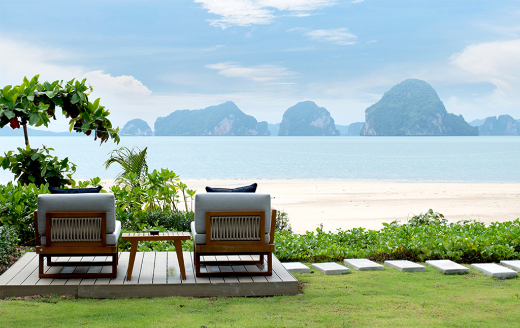 Presidential Beachfront Pool Villa