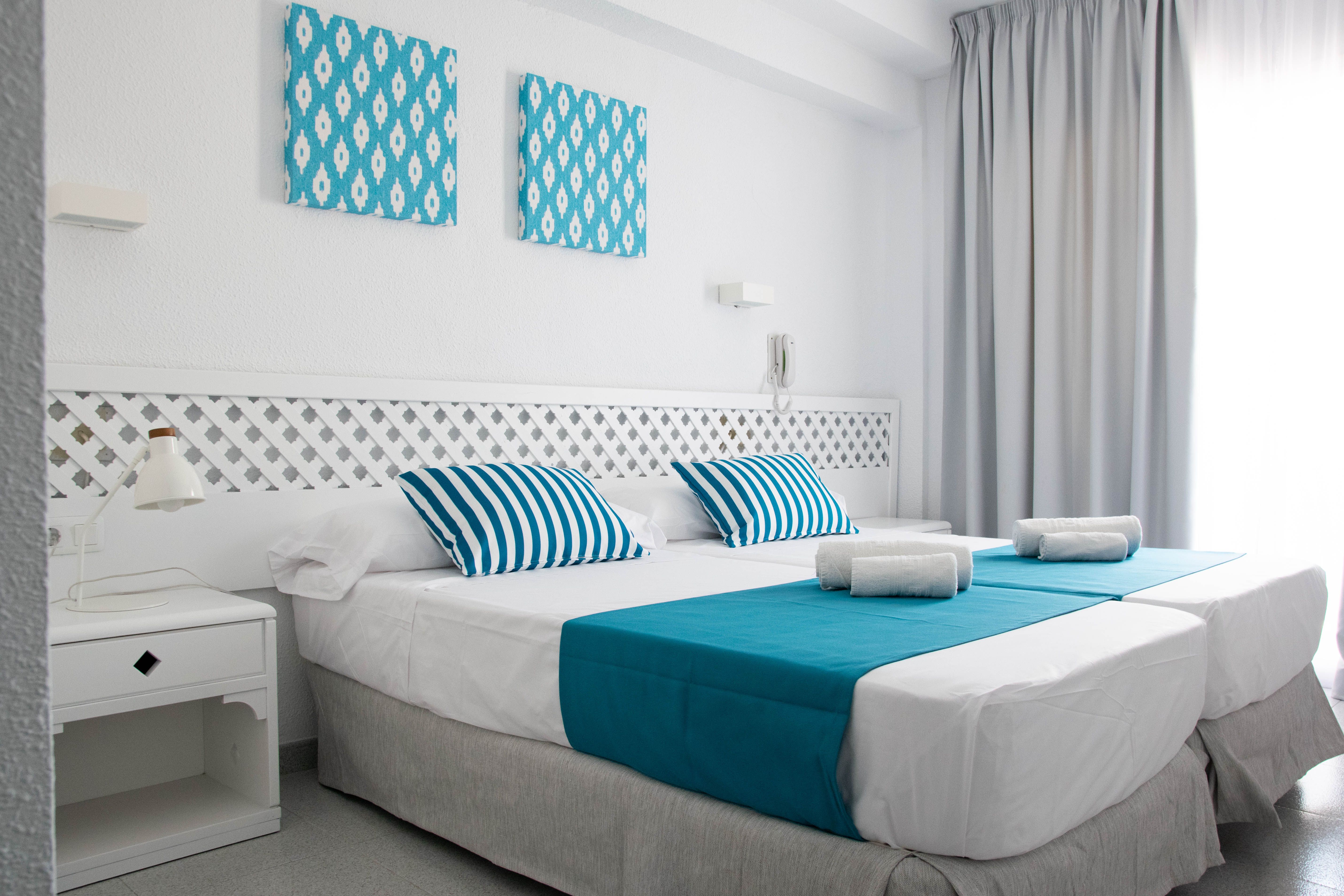 Room Twin Balcony